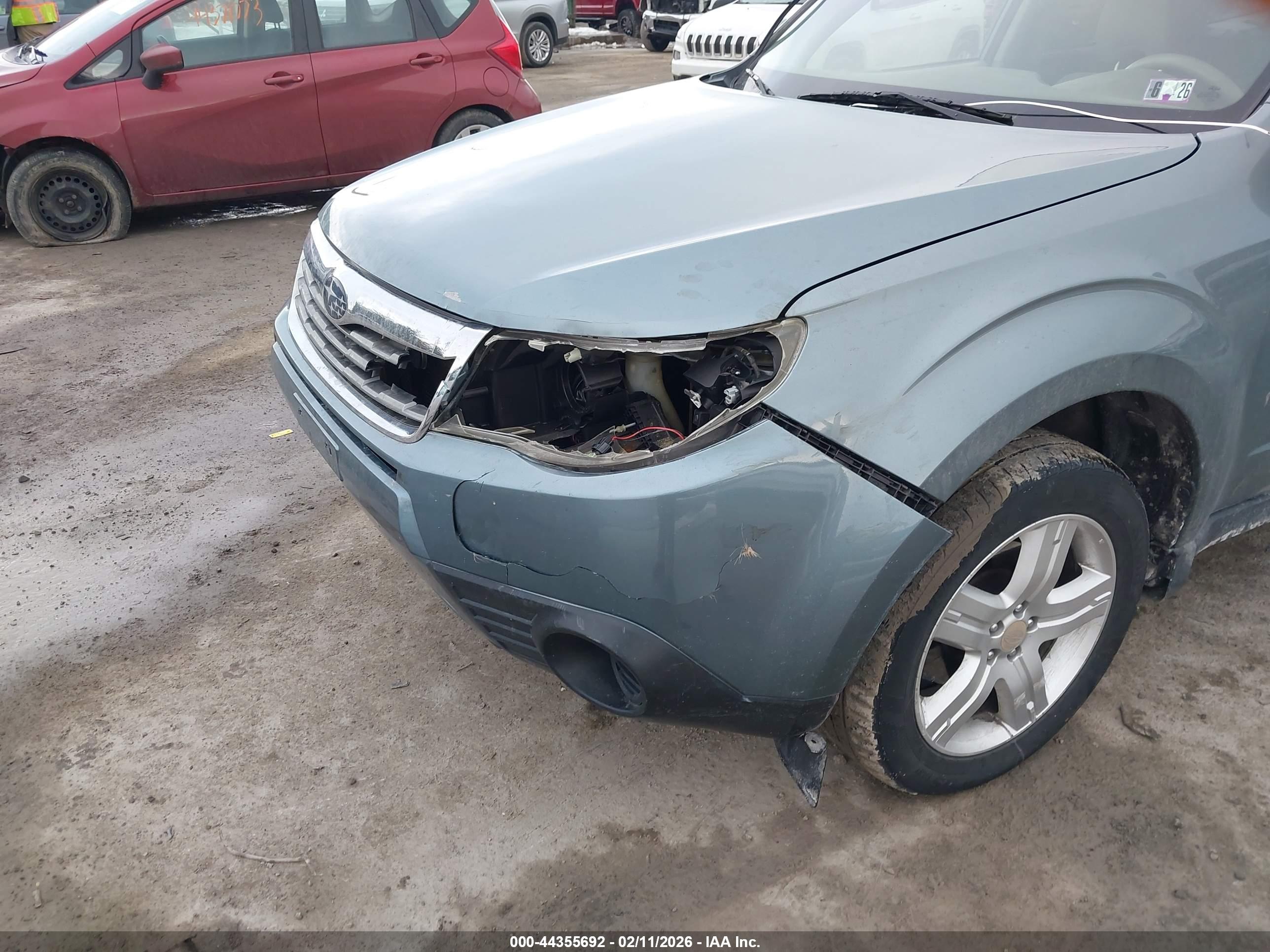 SUBARU FORESTER image 6