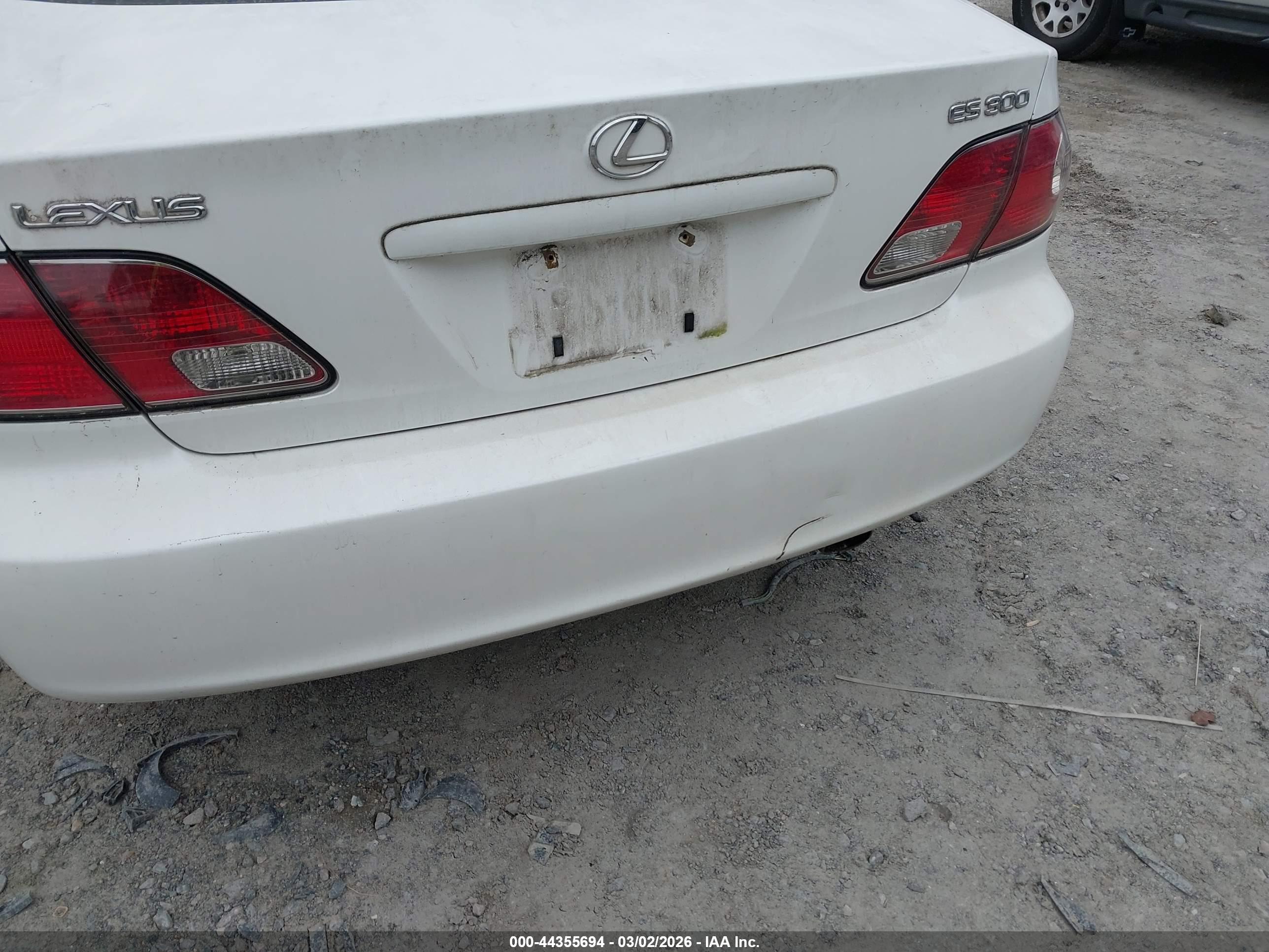 LEXUS ES image 6