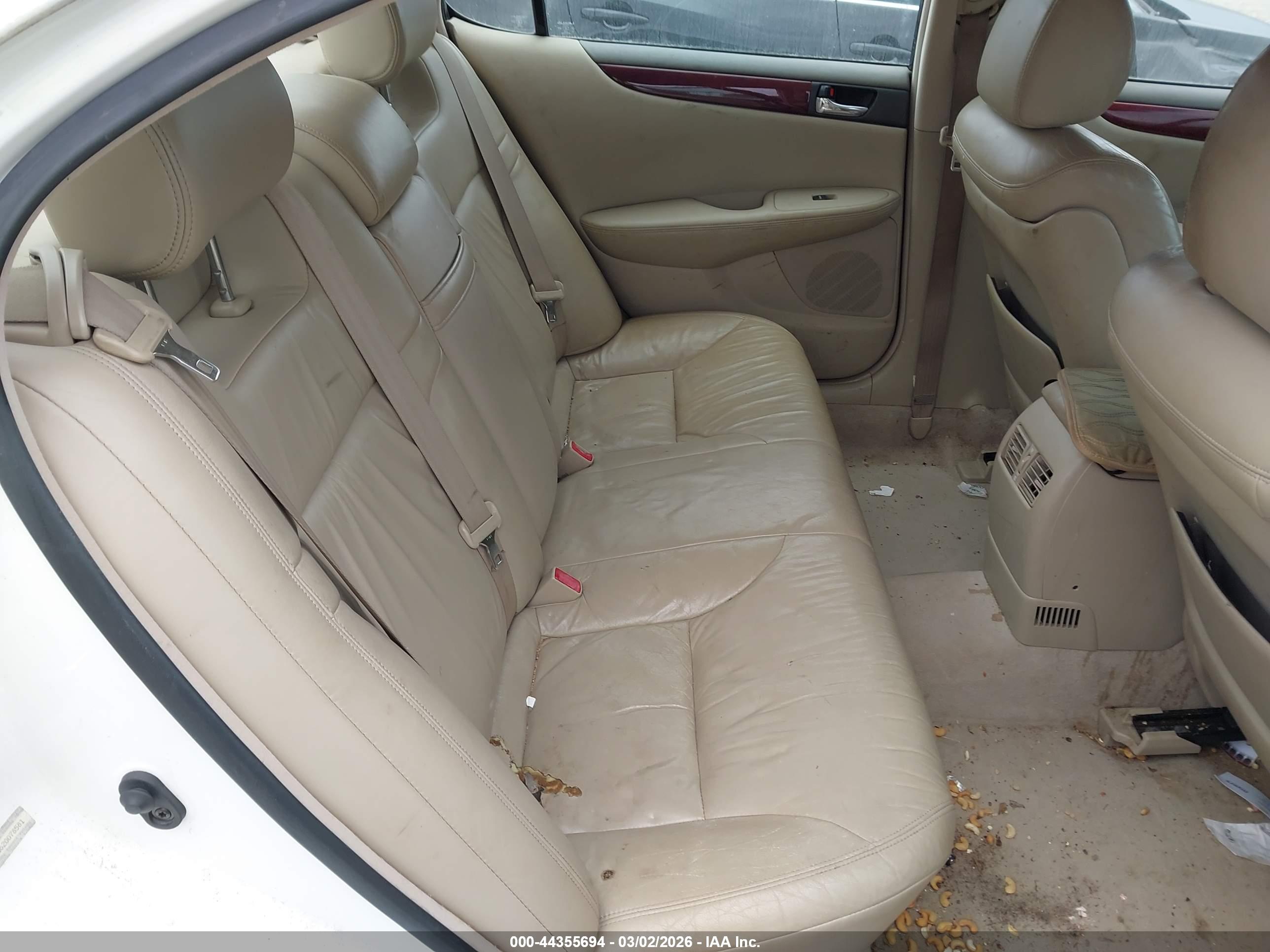 LEXUS ES image 8