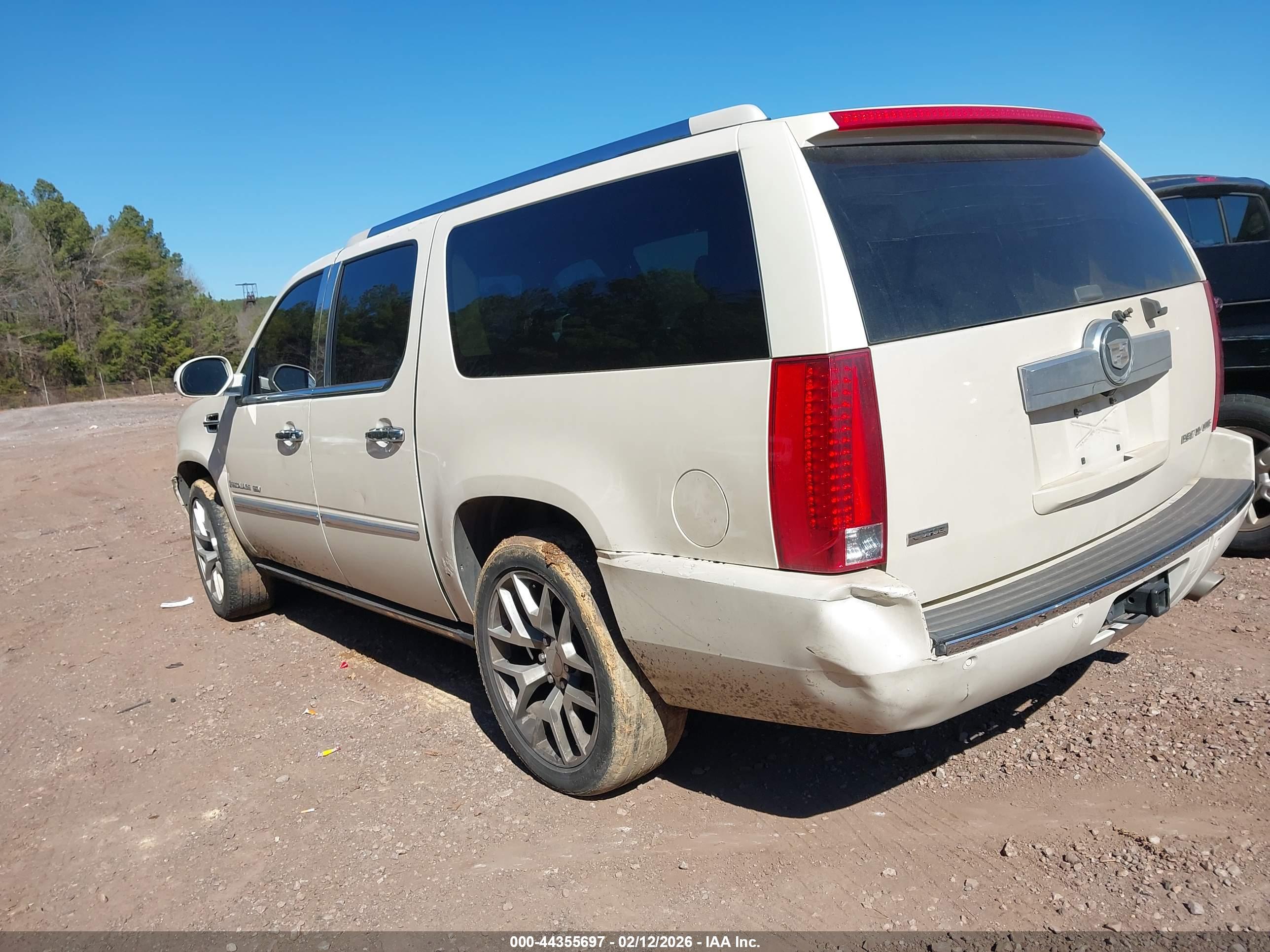 CADILLAC ESCALADE image 3