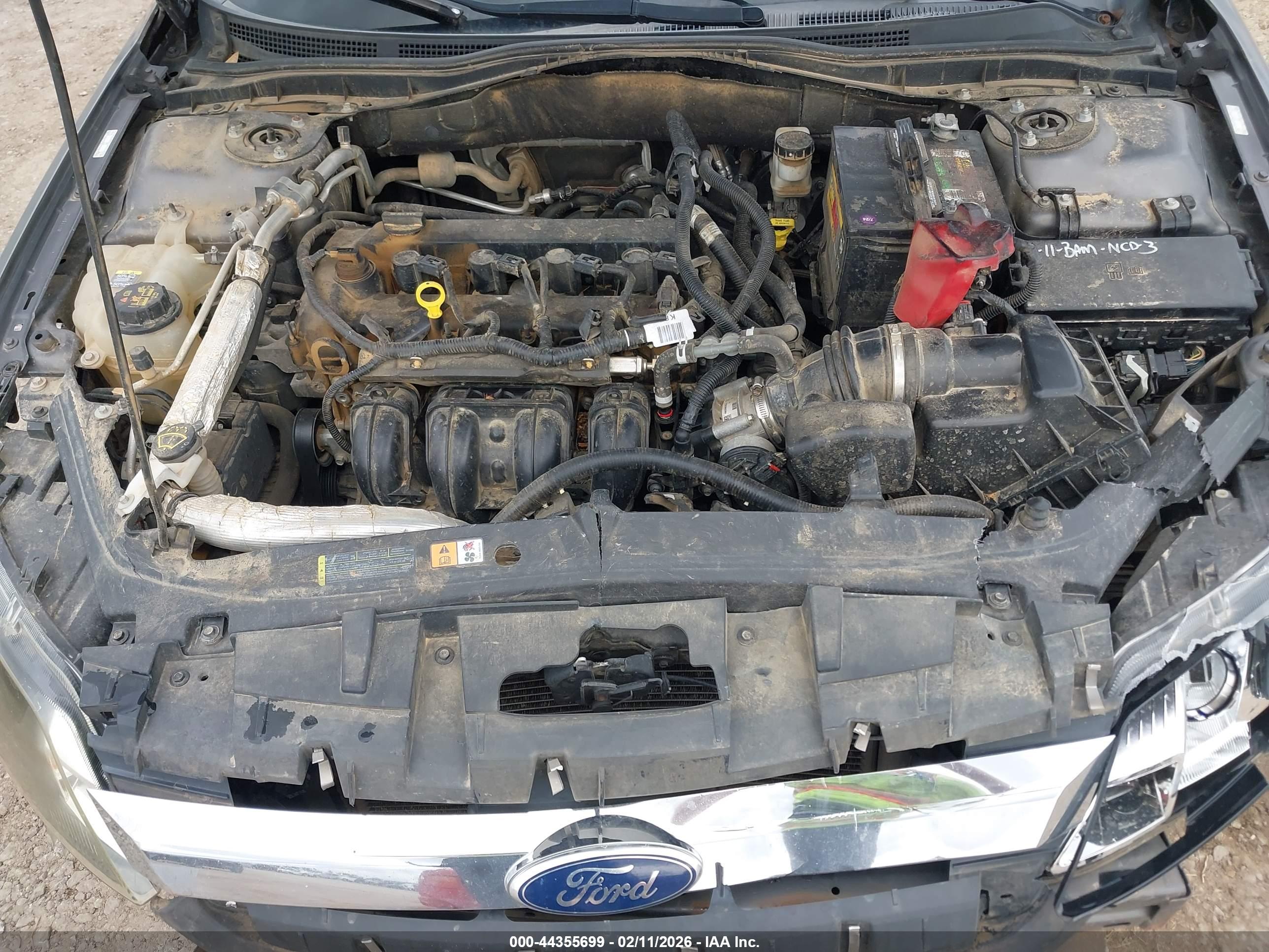 FORD FUSION image 10