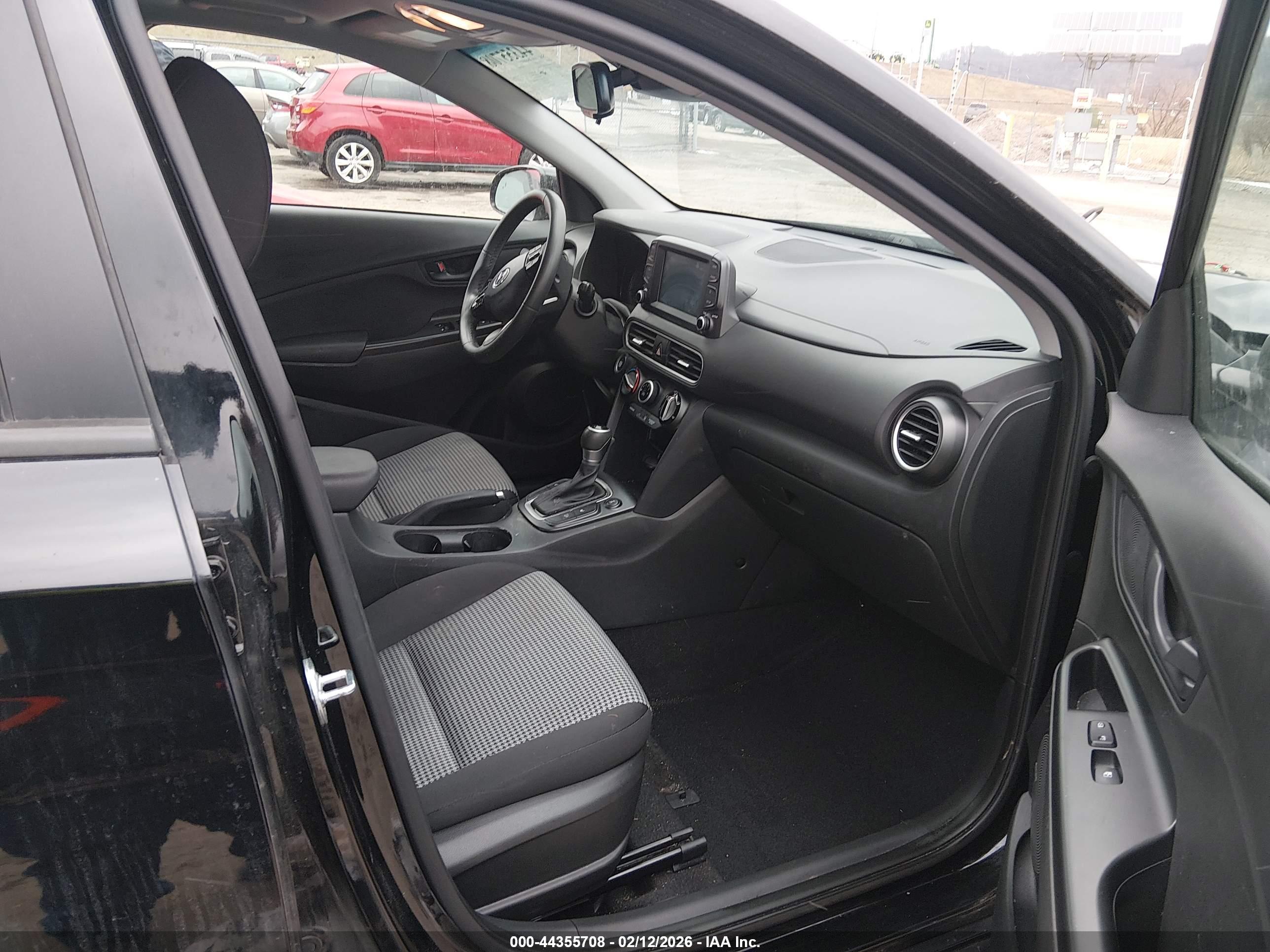 HYUNDAI KONA image 5