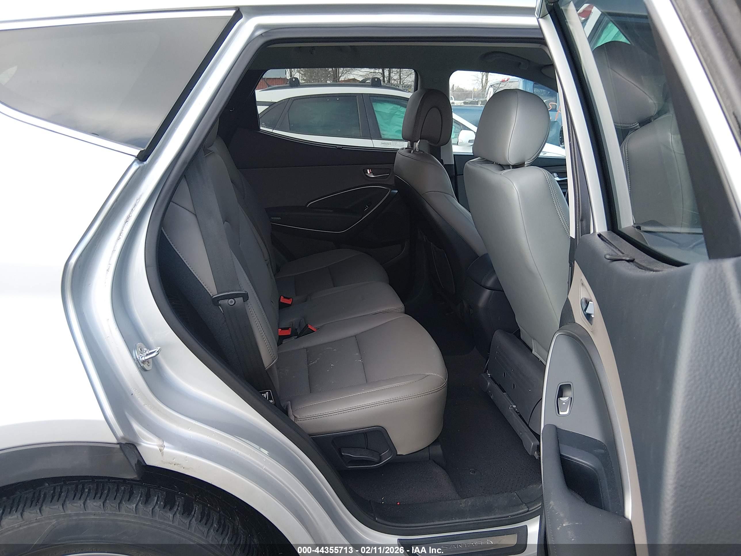 HYUNDAI SANTA image 8