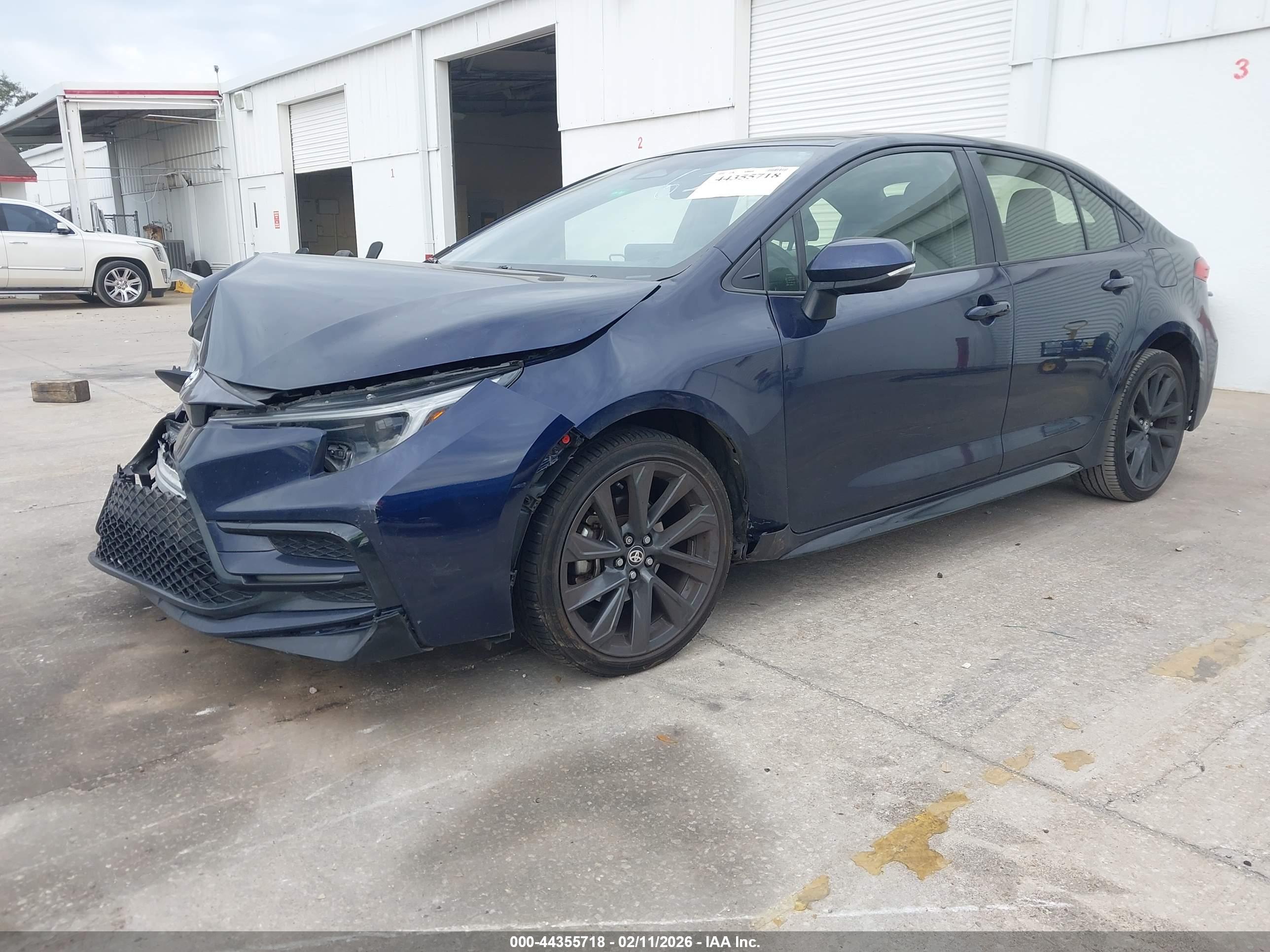 TOYOTA COROLLA image 2