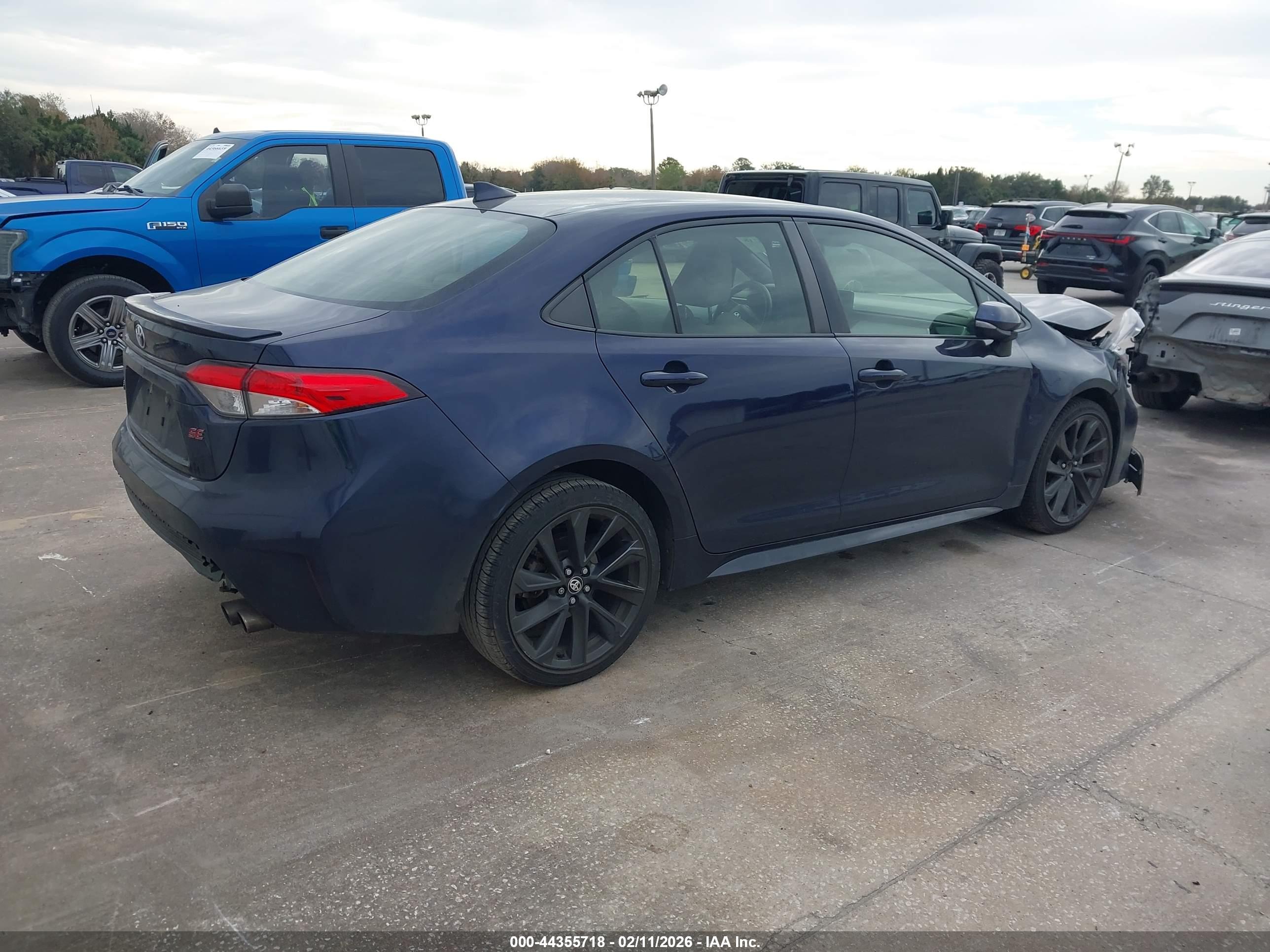 TOYOTA COROLLA image 4