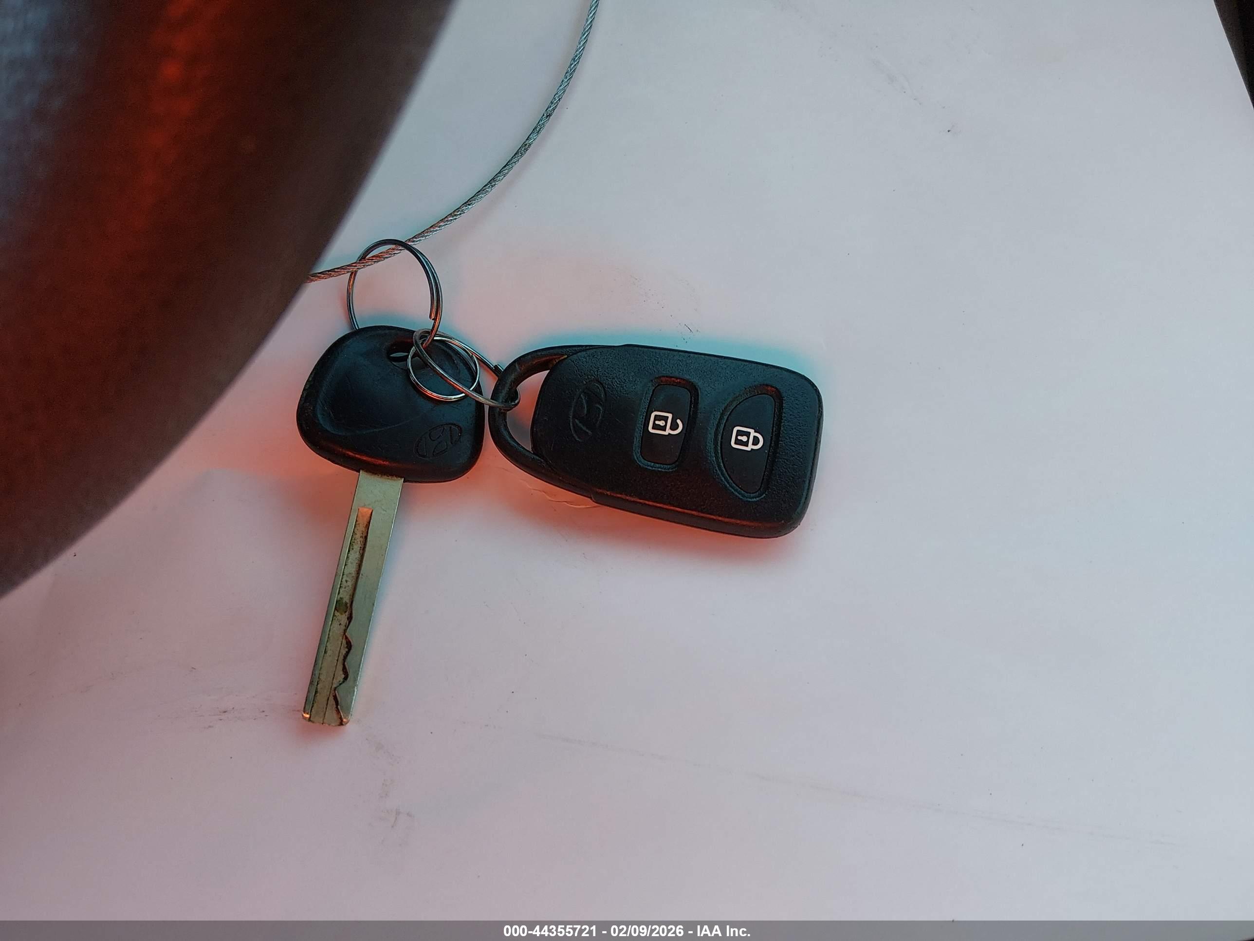 HYUNDAI ACCENT image 11