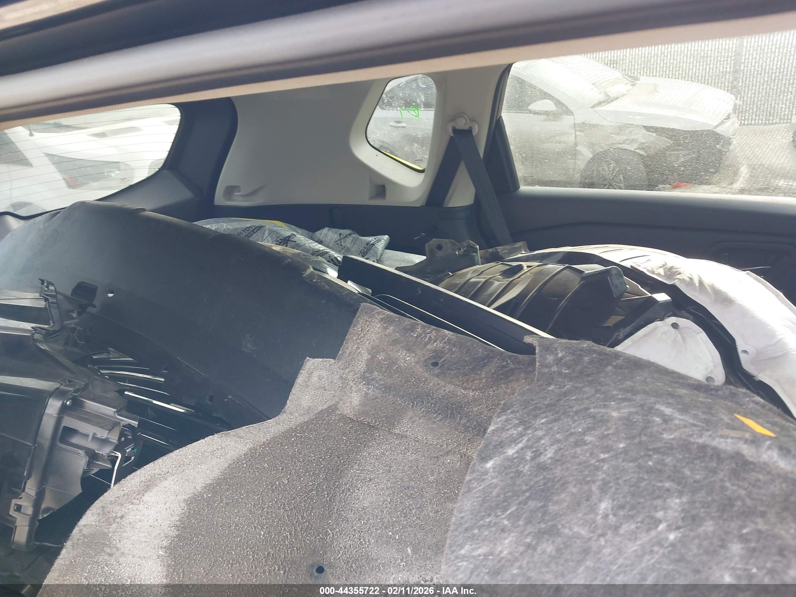 NISSAN ROGUE image 8