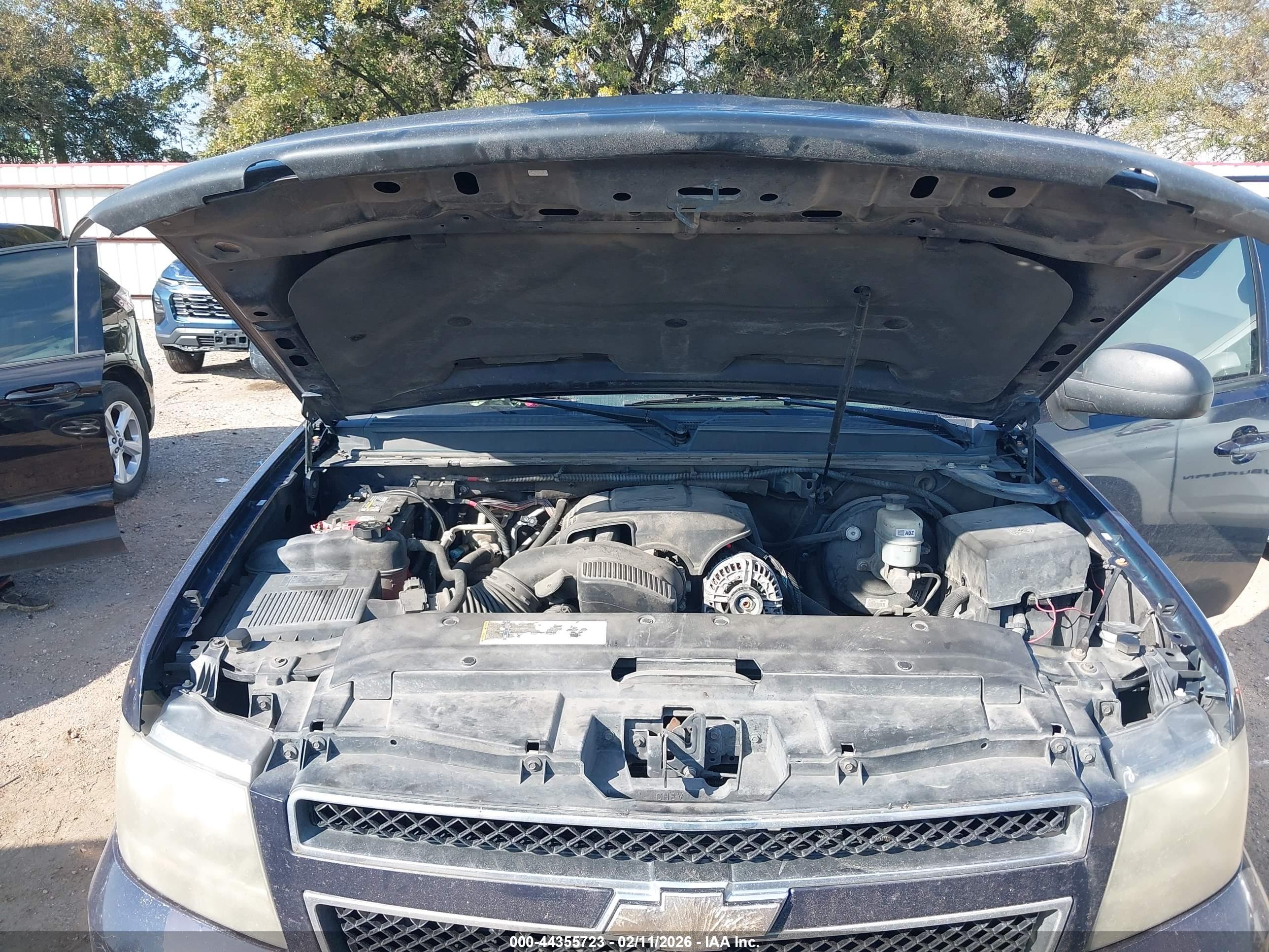 CHEVROLET TAHOE image 10