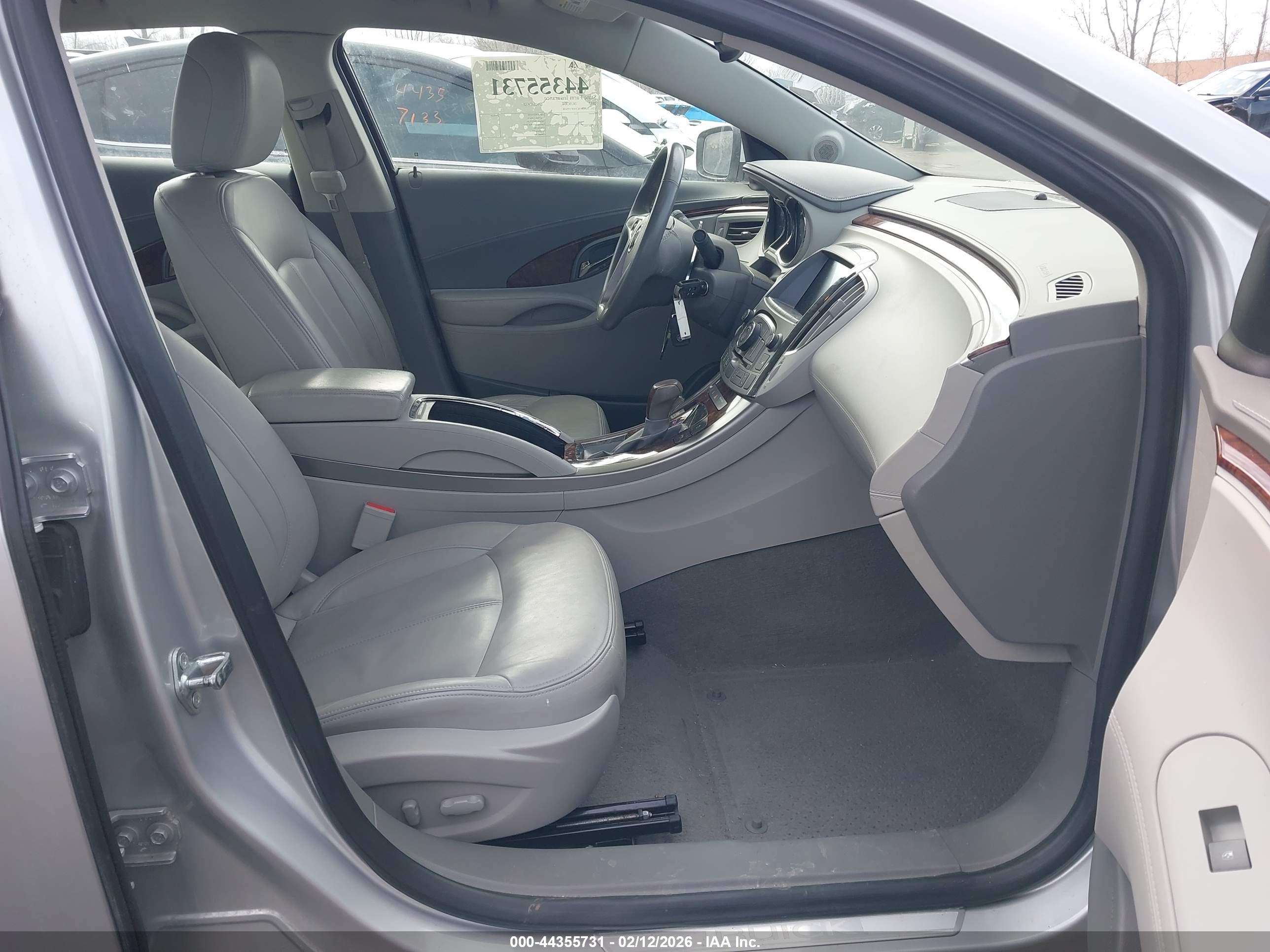 BUICK LACROSSE image 5