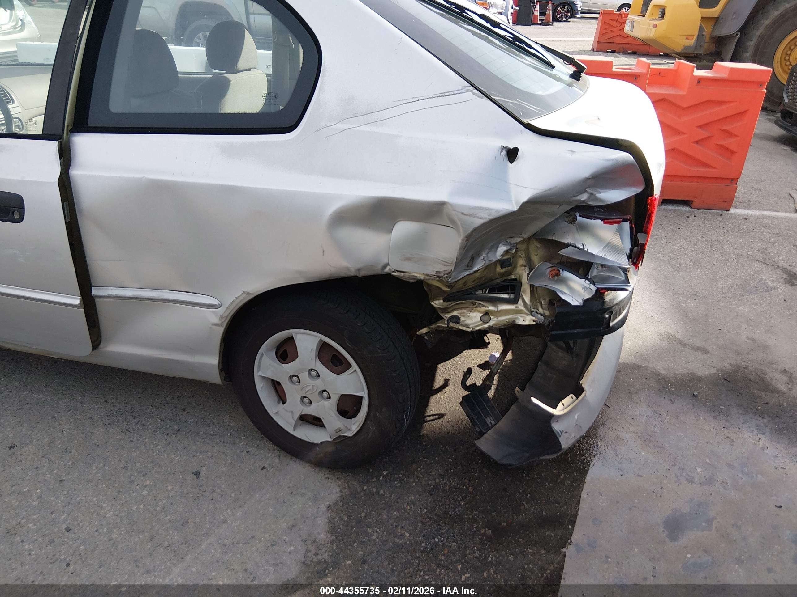 HYUNDAI ACCENT image 6