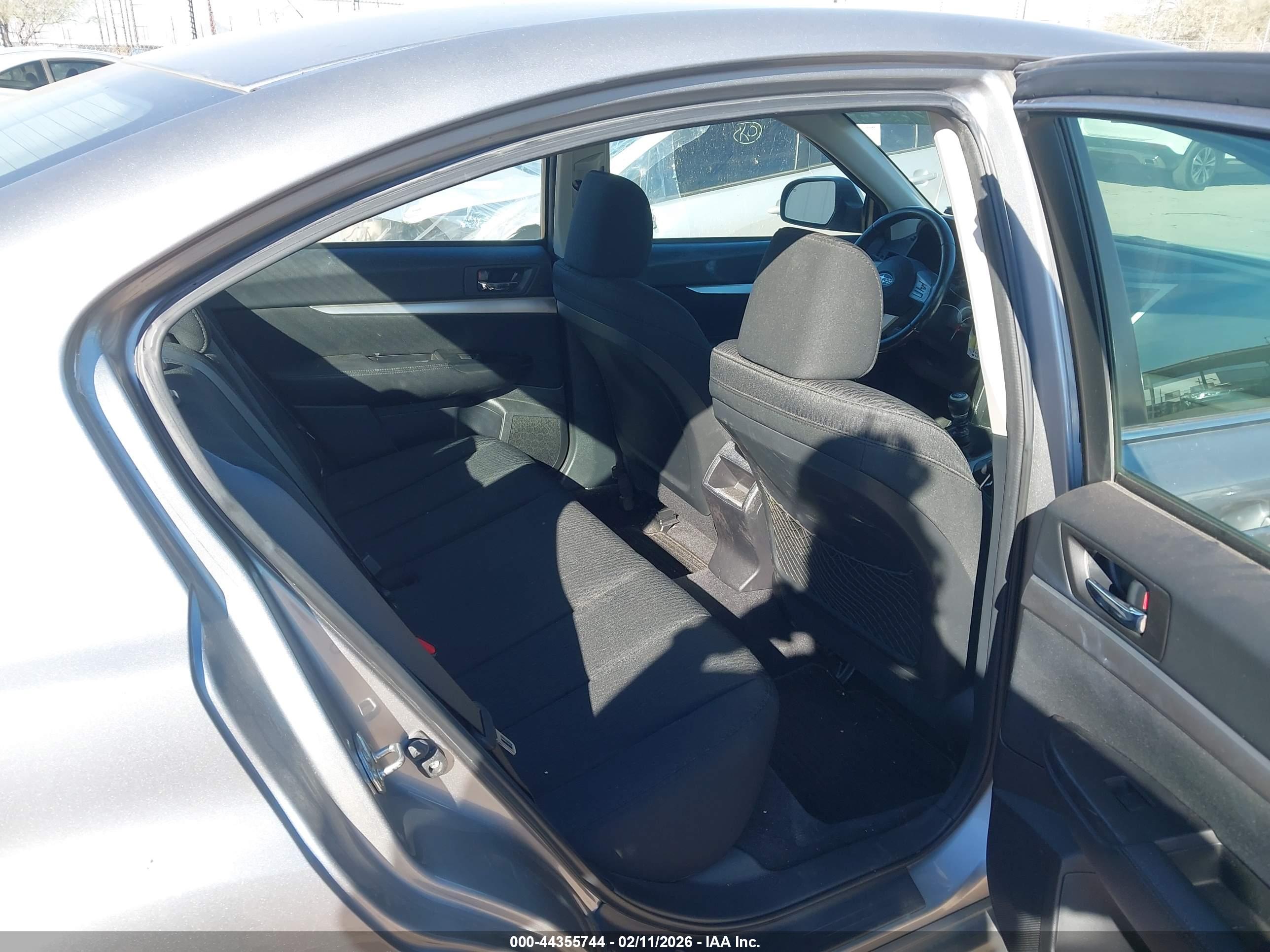 SUBARU LEGACY image 8