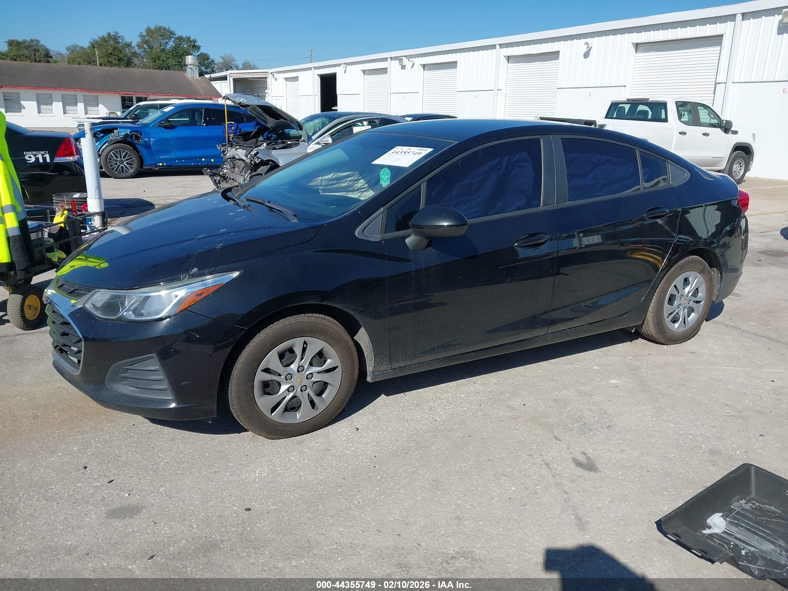 CHEVROLET CRUZE image 2