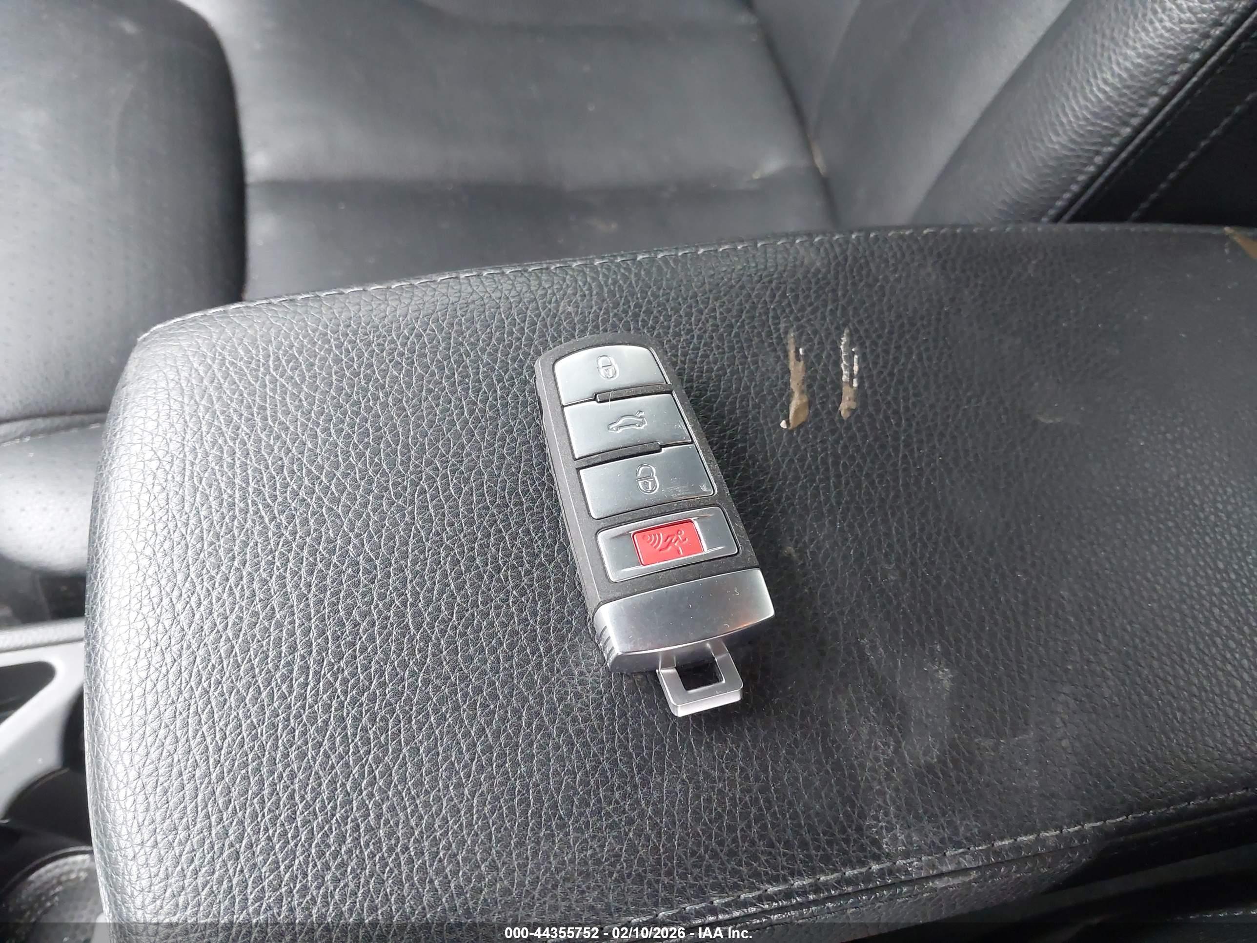 VOLKSWAGEN PASSAT image 11