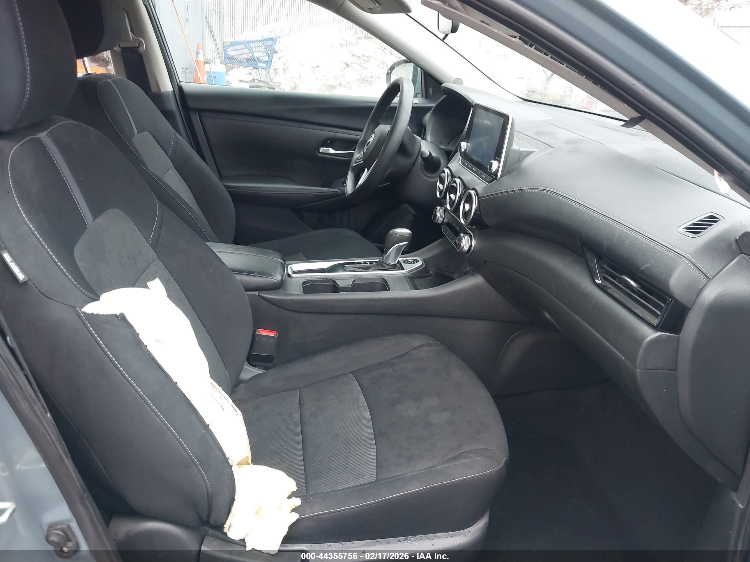 NISSAN SENTRA image 5