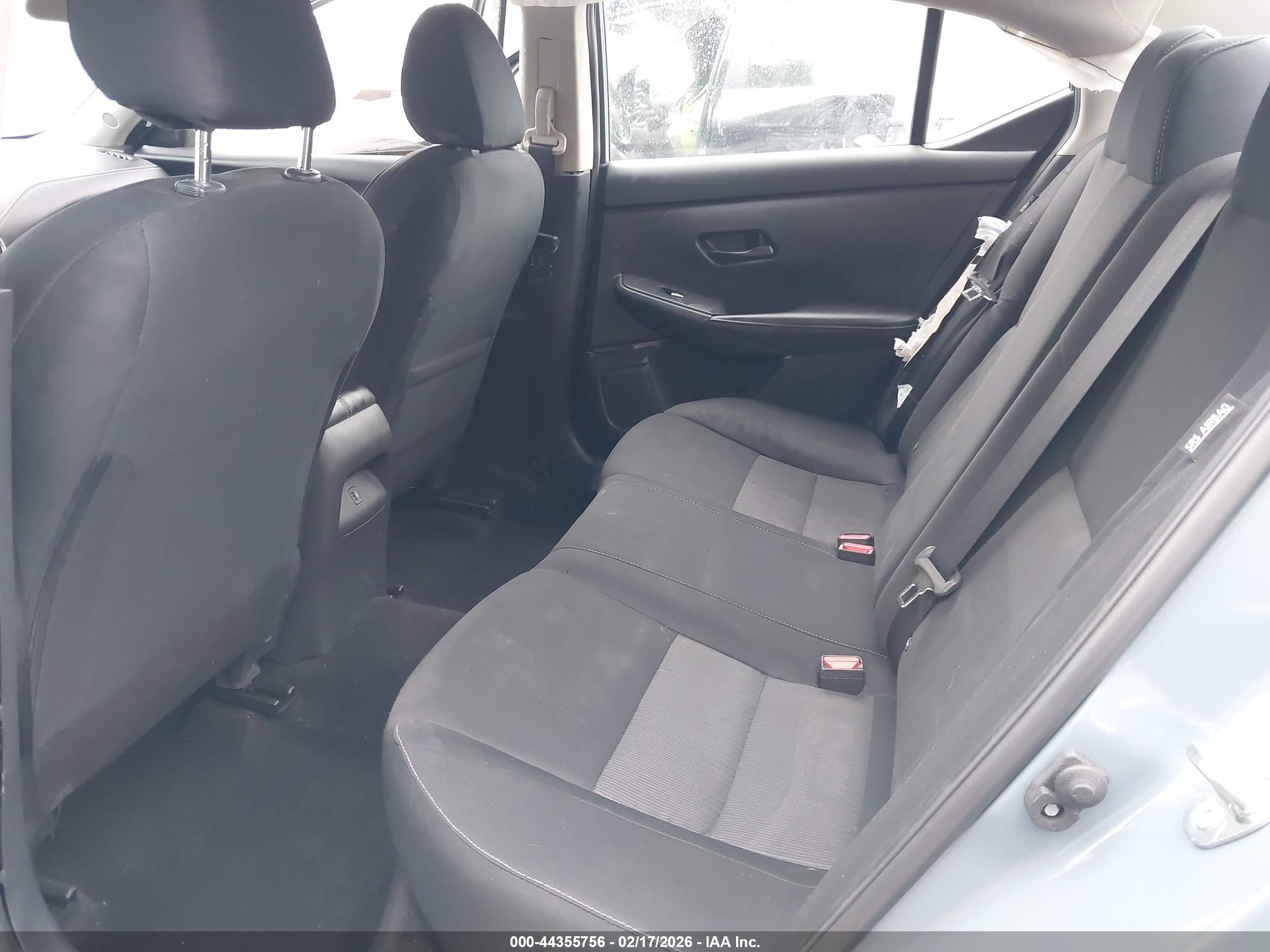 NISSAN SENTRA image 8