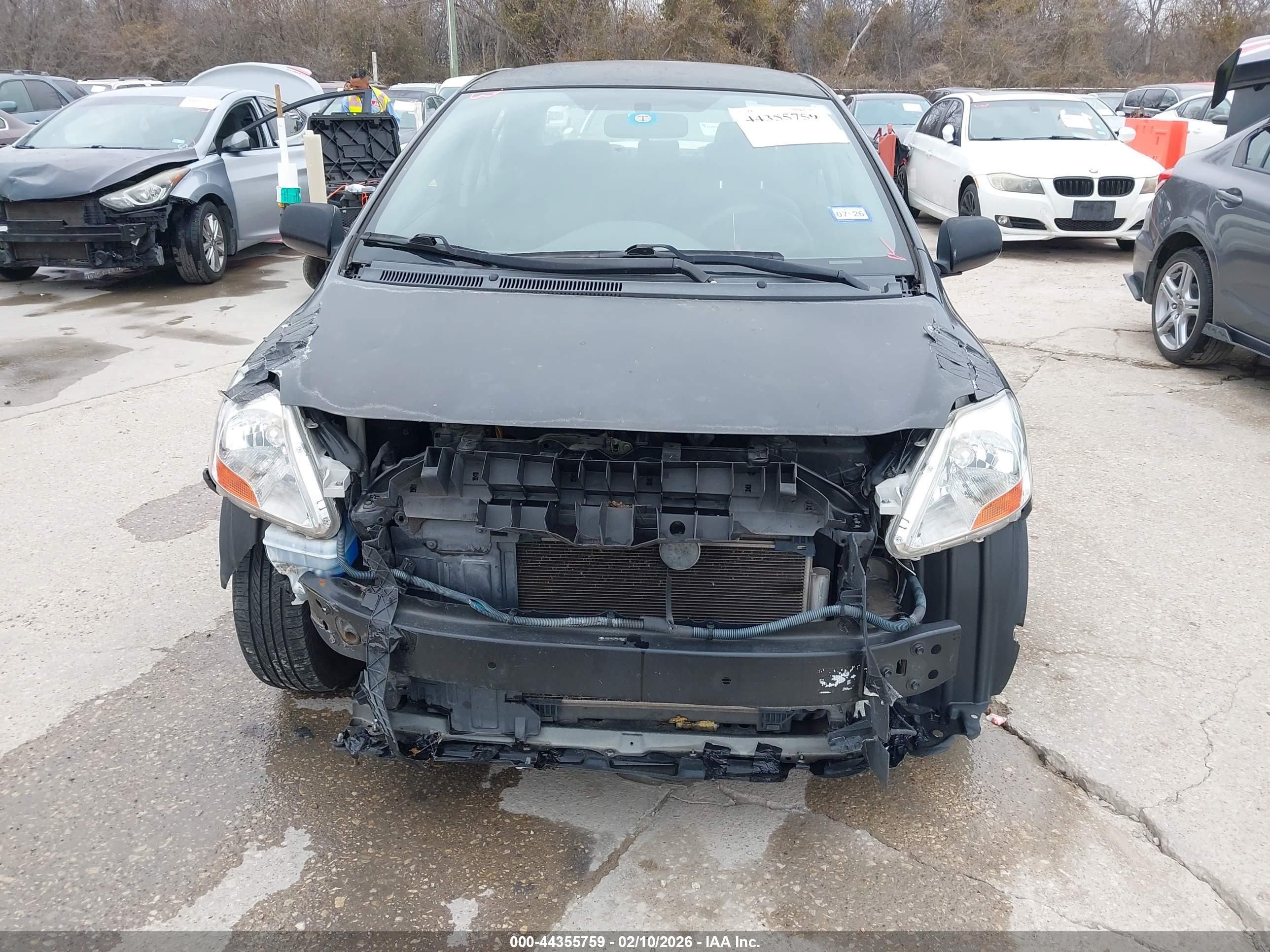 TOYOTA YARIS image 6