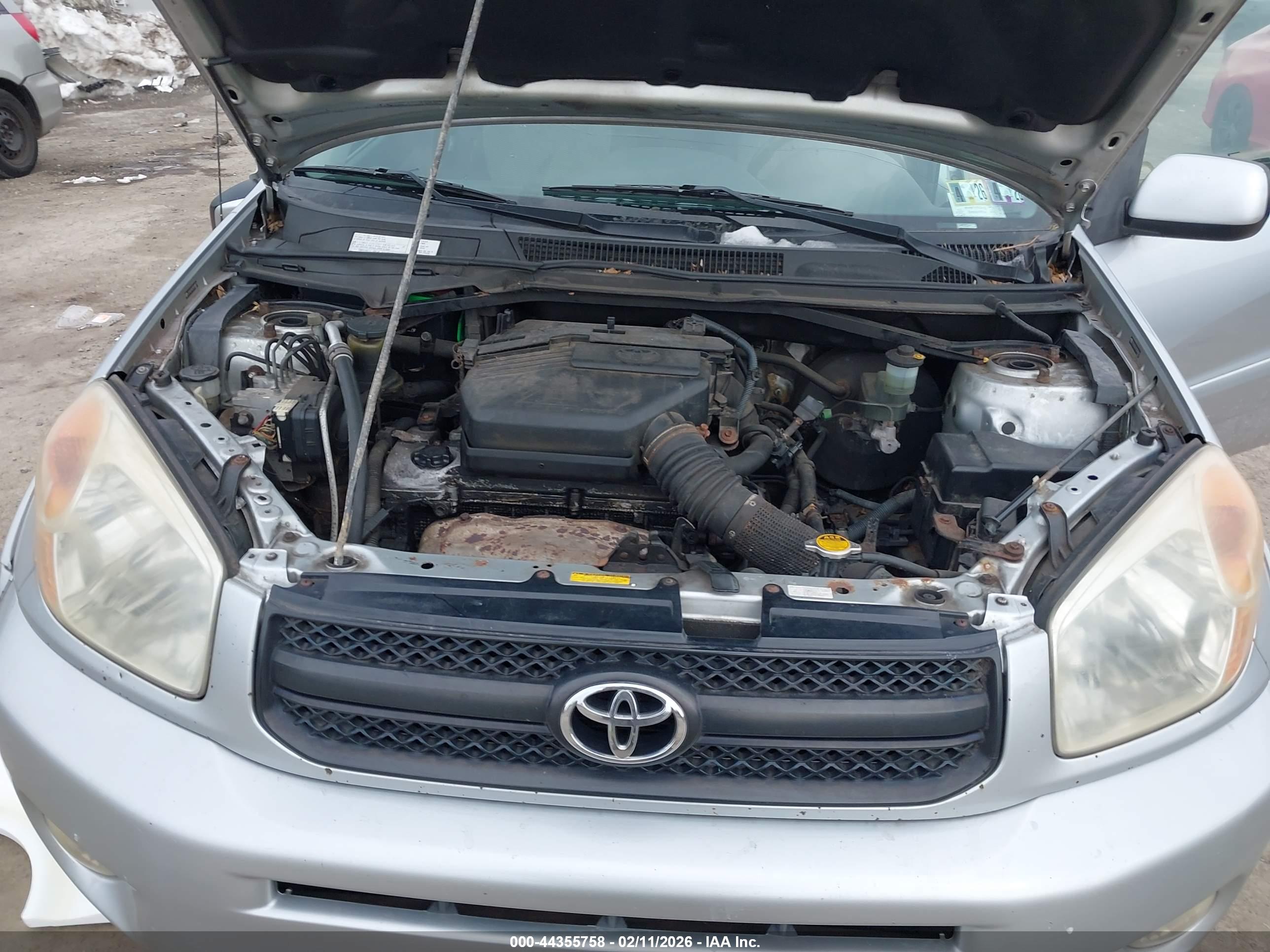 TOYOTA RAV4 image 10