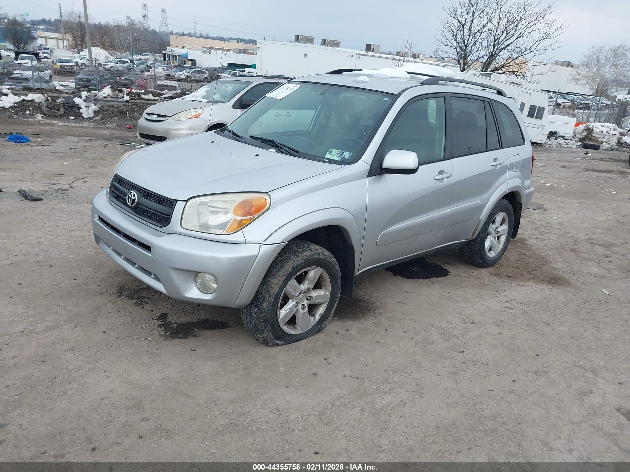 TOYOTA RAV4 image 2