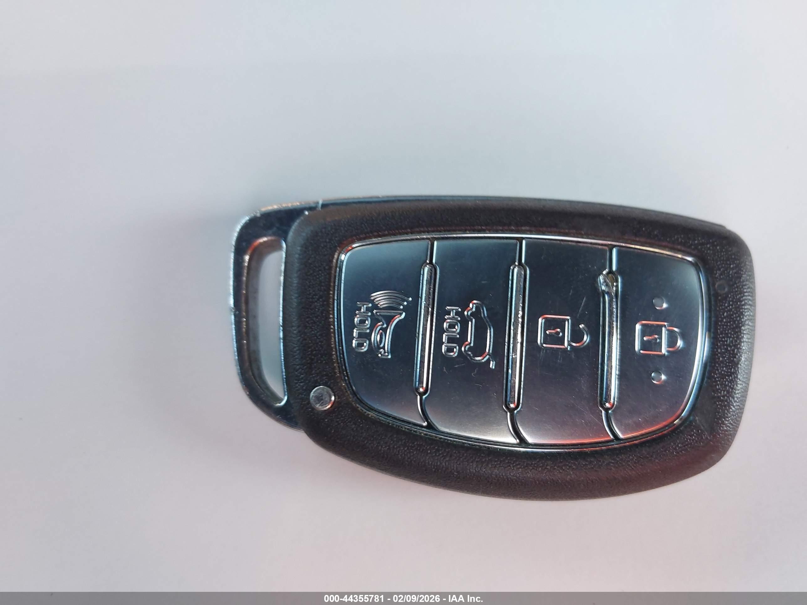 HYUNDAI TUCSON image 11