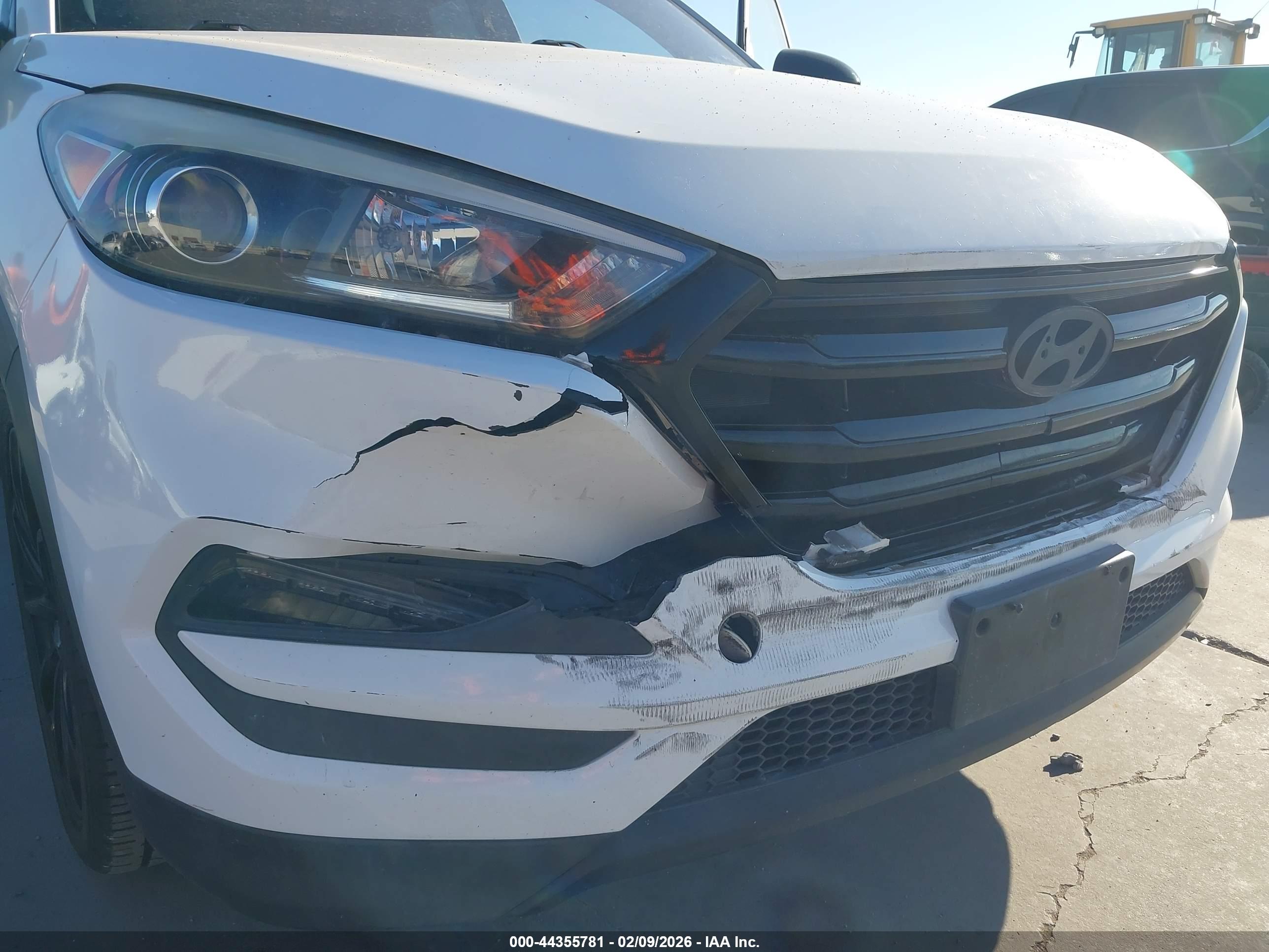 HYUNDAI TUCSON image 6