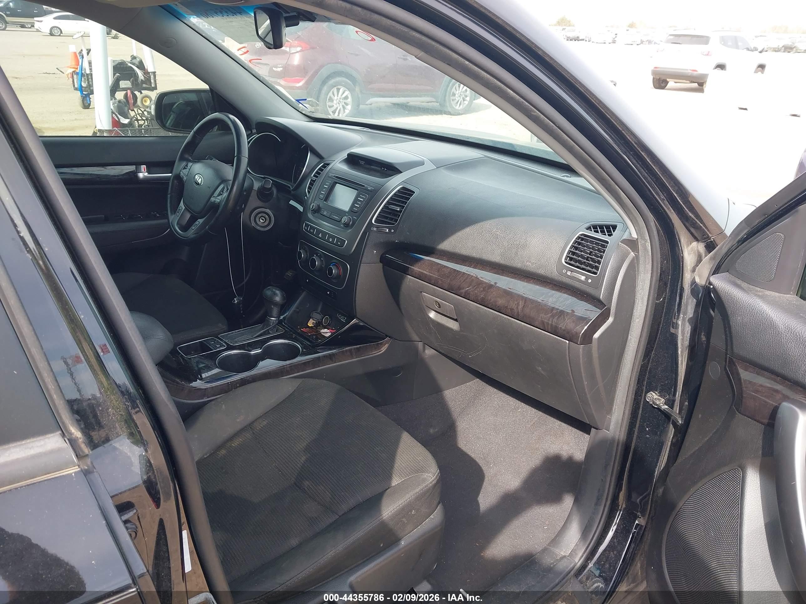 KIA SORENTO image 5