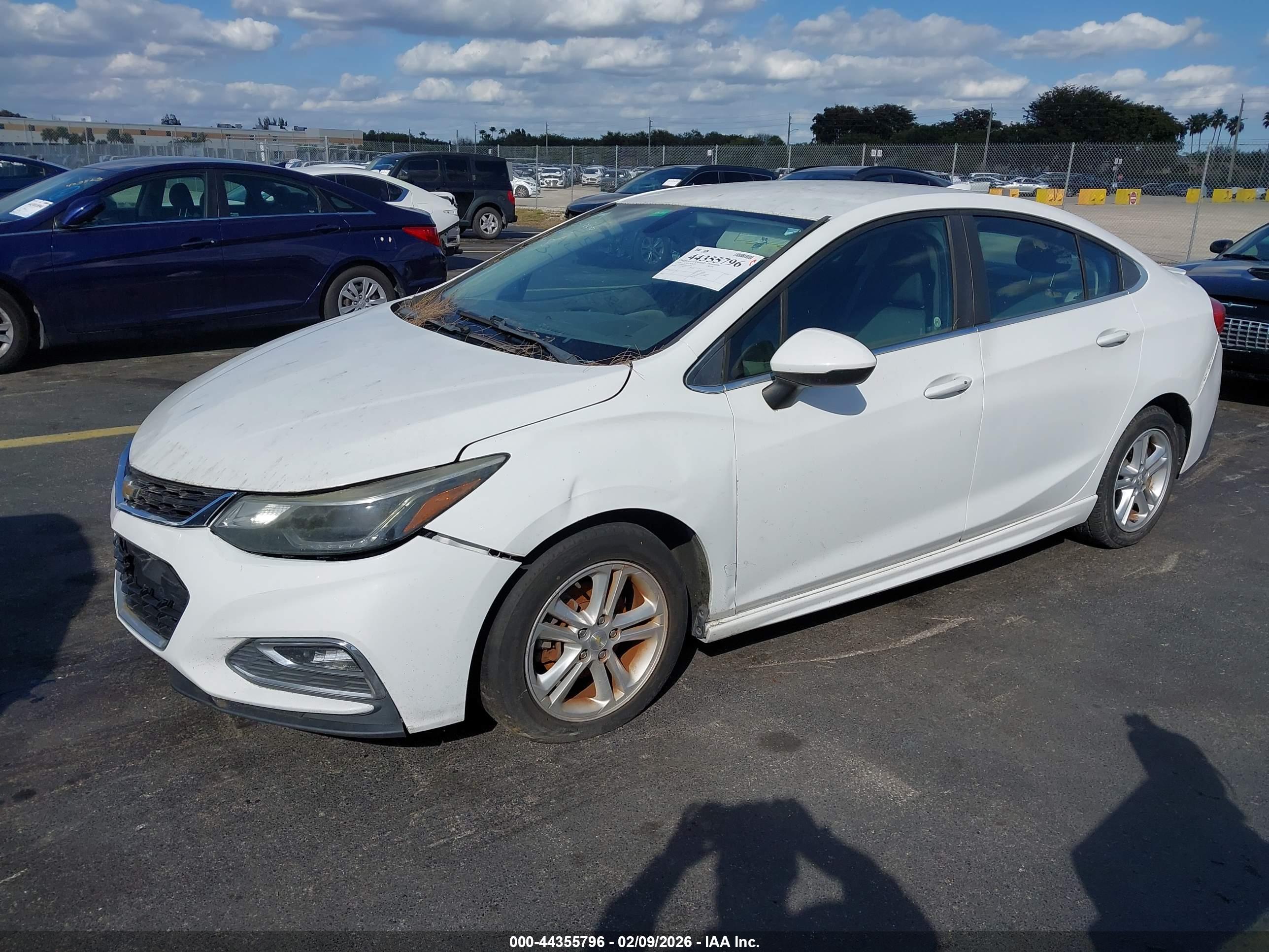 CHEVROLET CRUZE image 2