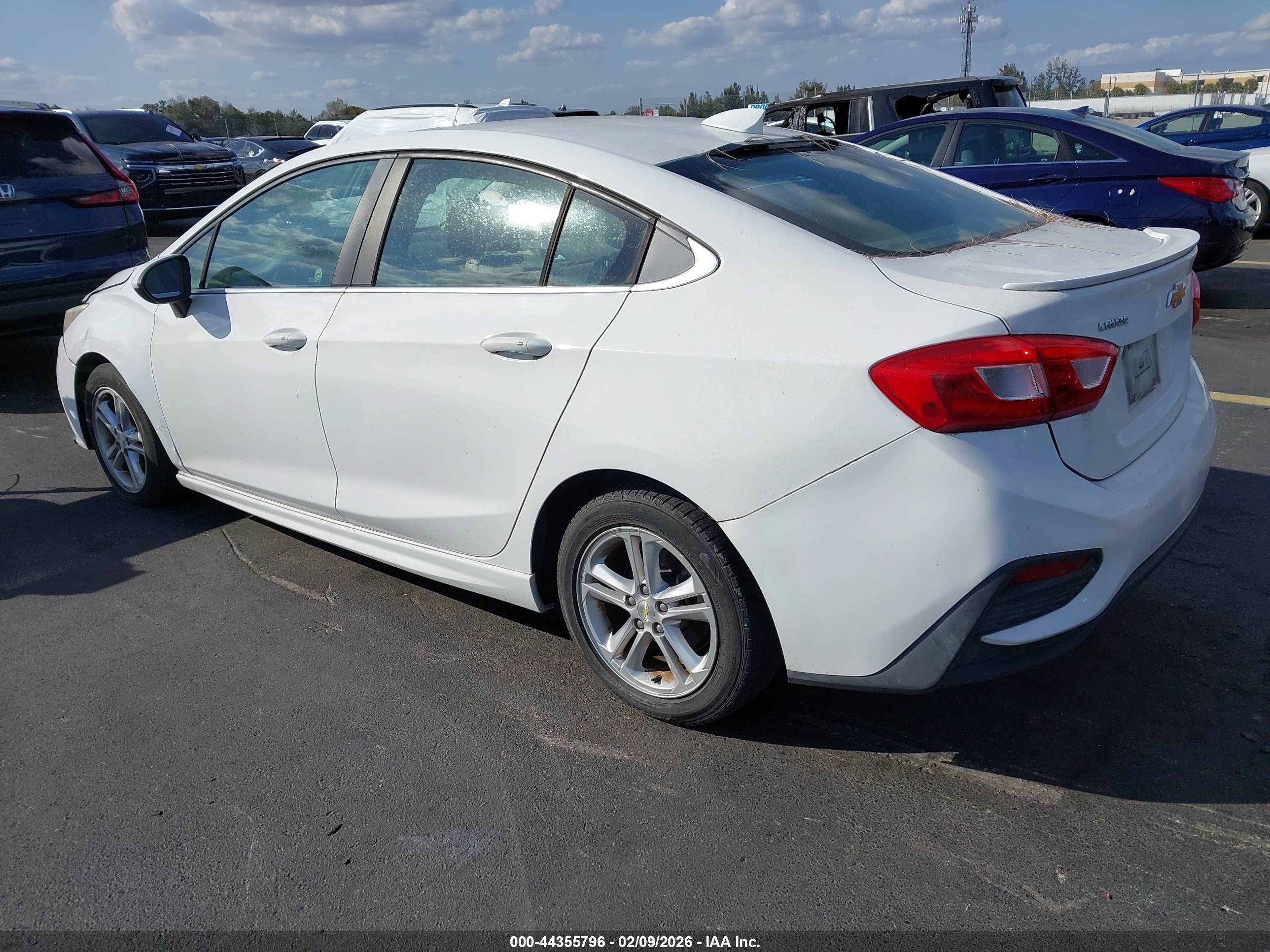 CHEVROLET CRUZE image 3