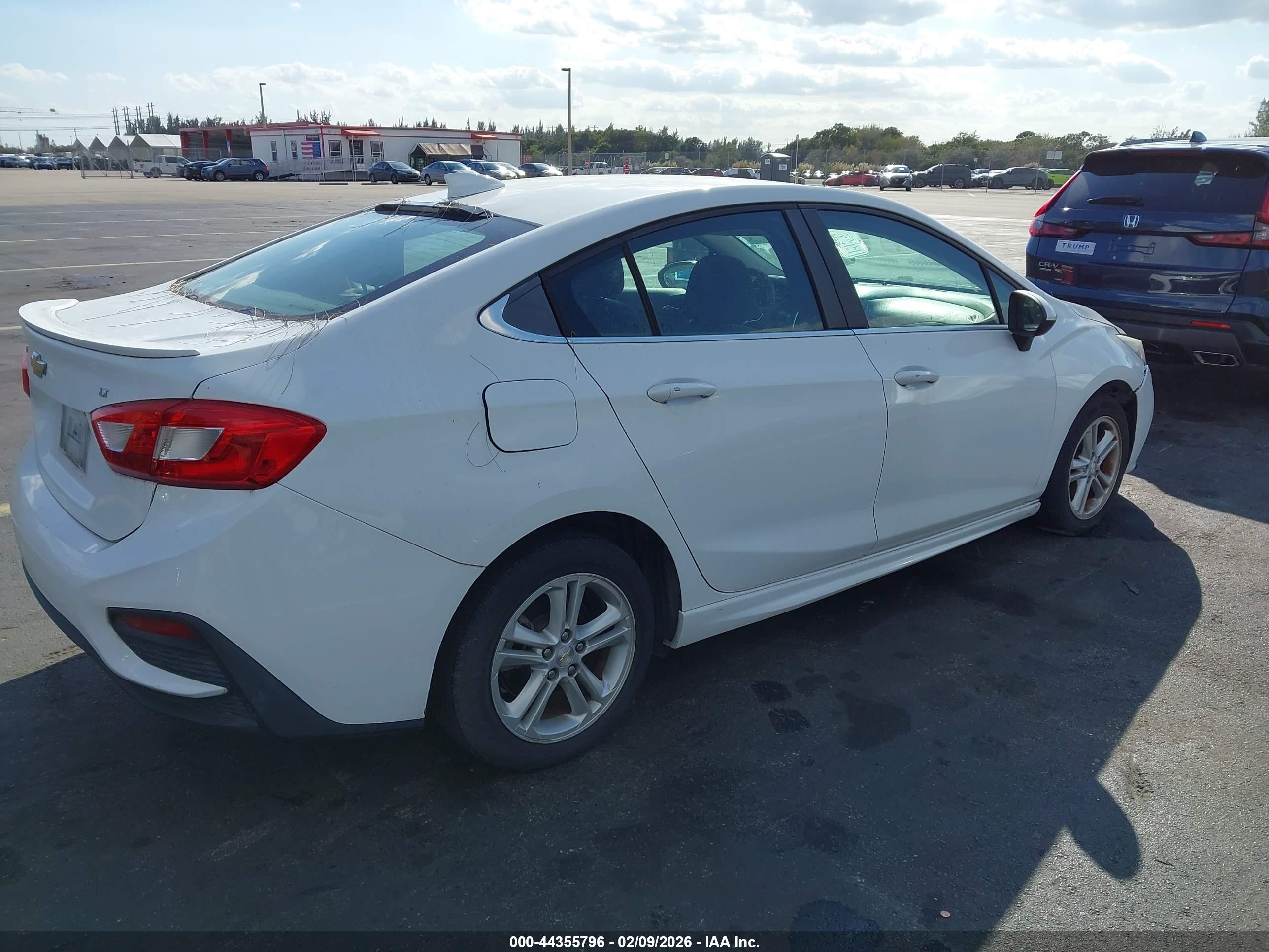 CHEVROLET CRUZE image 4