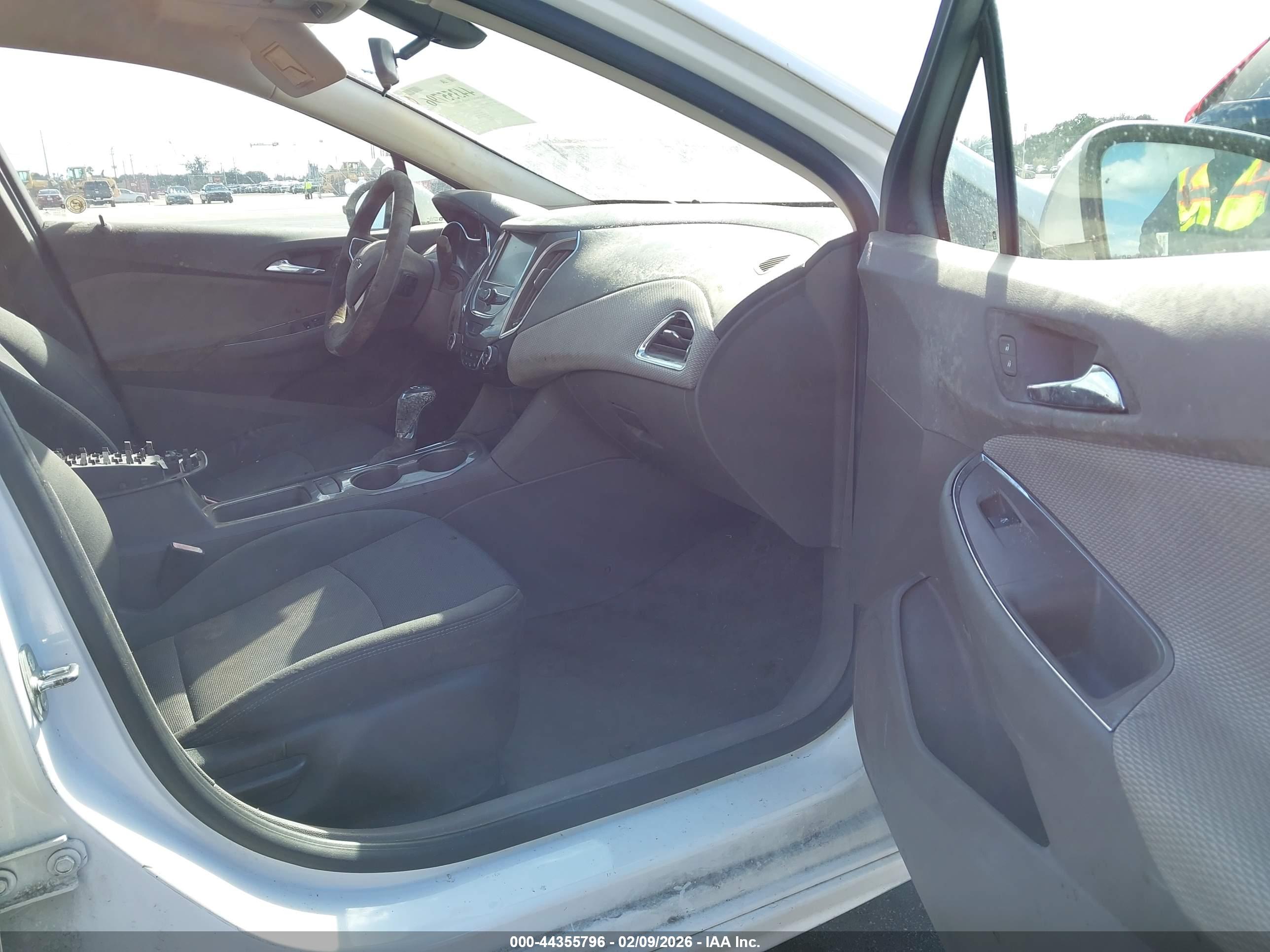 CHEVROLET CRUZE image 5
