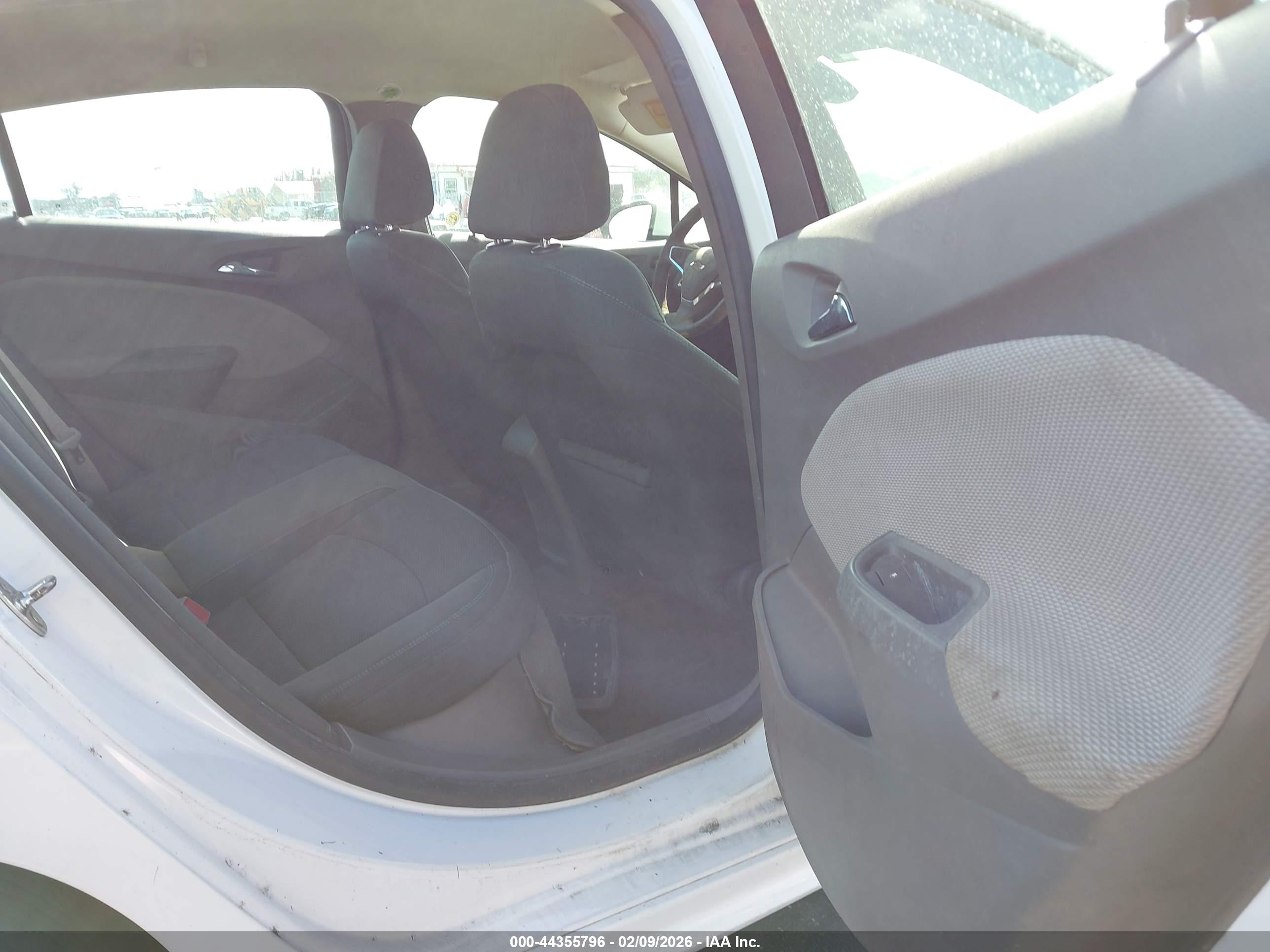 CHEVROLET CRUZE image 8
