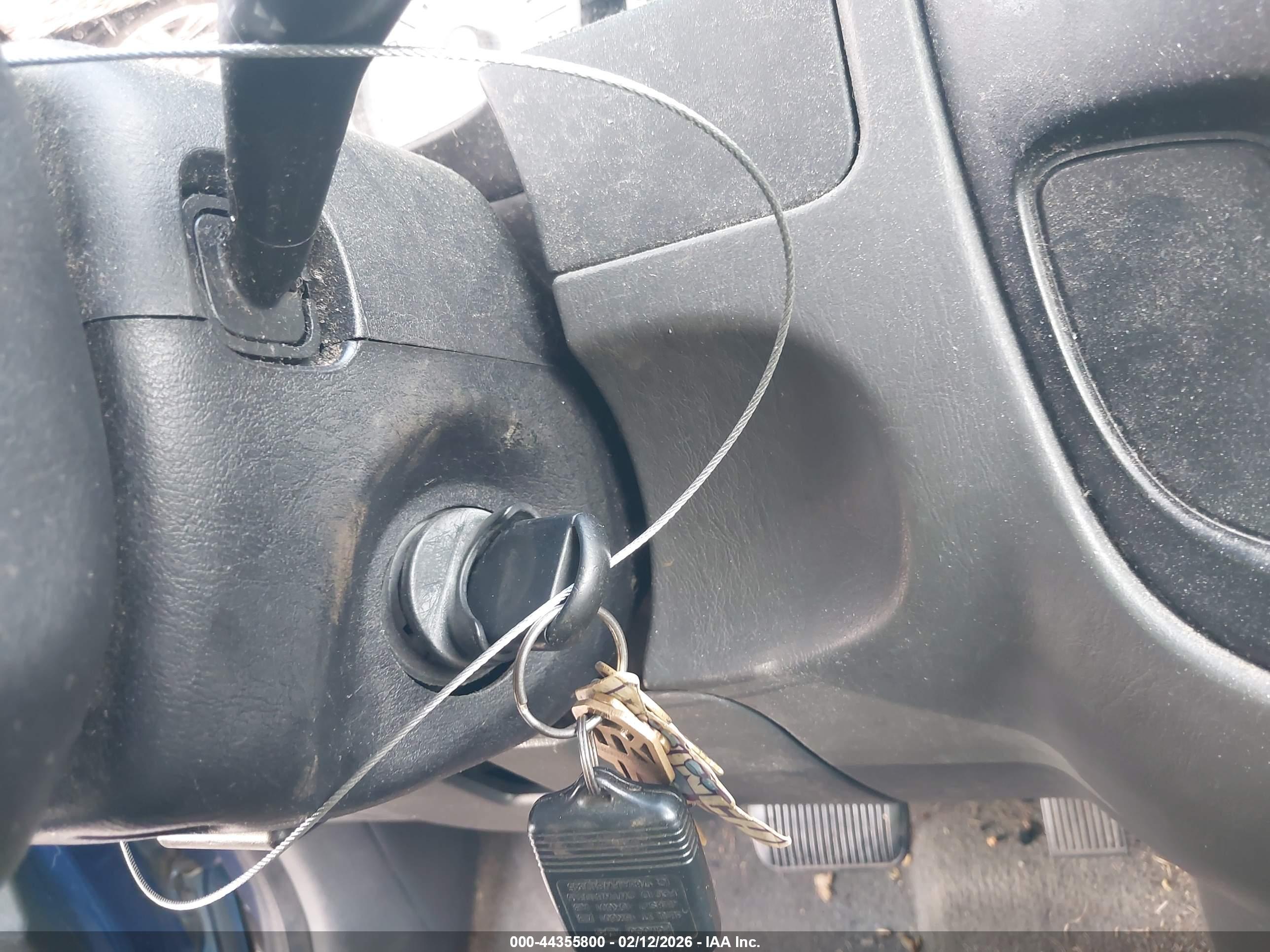 FORD ESCAPE image 11