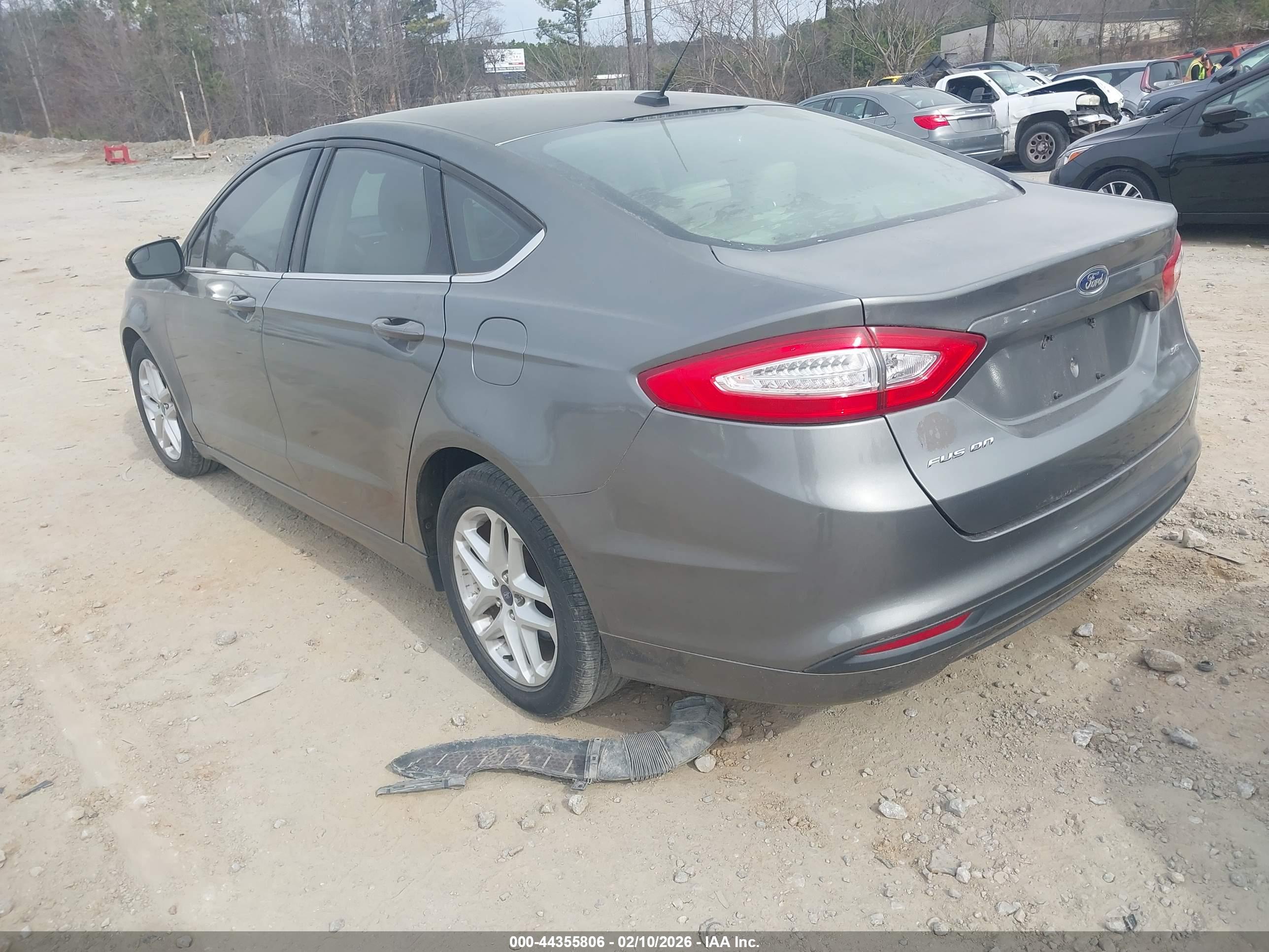 FORD FUSION image 3