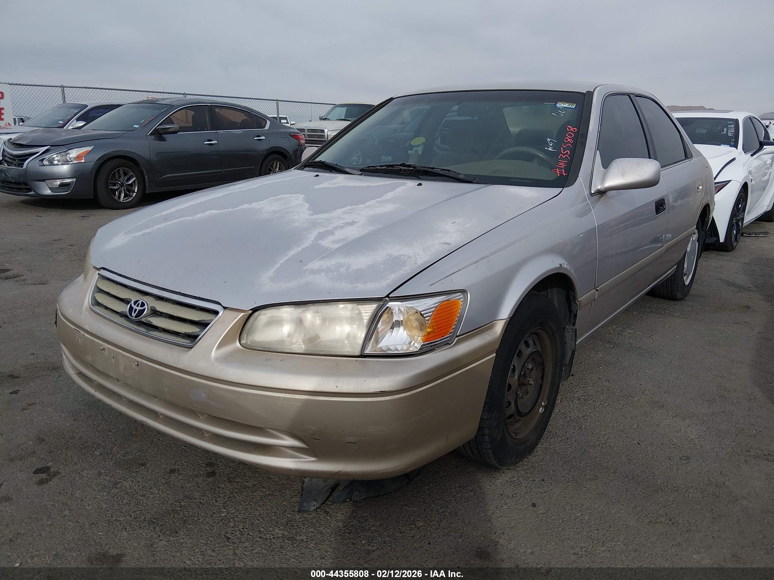 TOYOTA CAMRY image 2