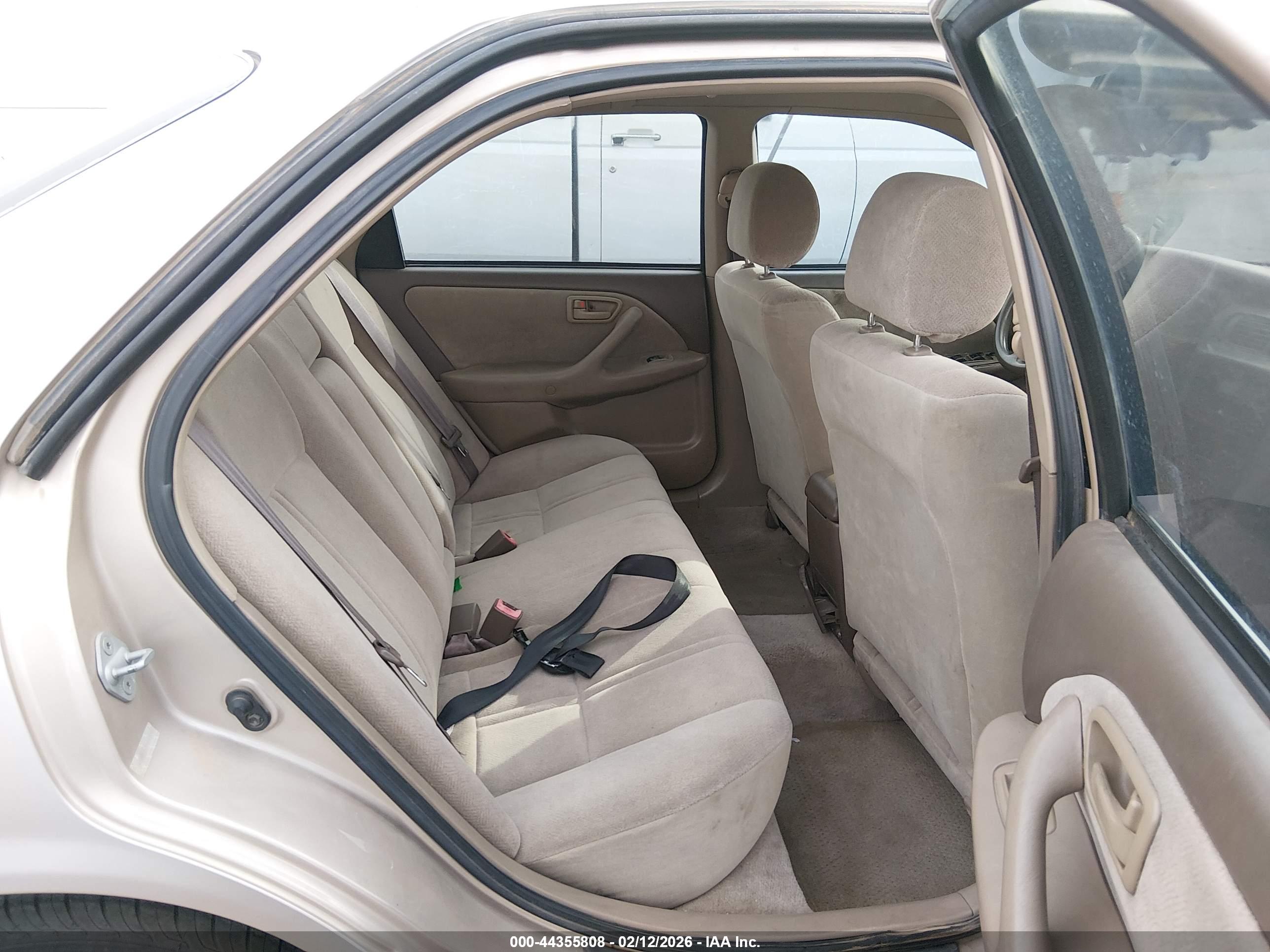 TOYOTA CAMRY image 8