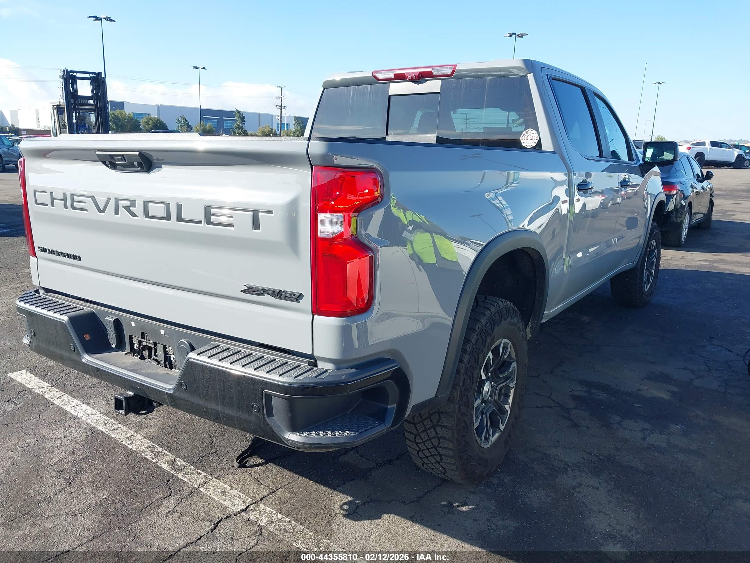 CHEVROLET SILVERADO image 4