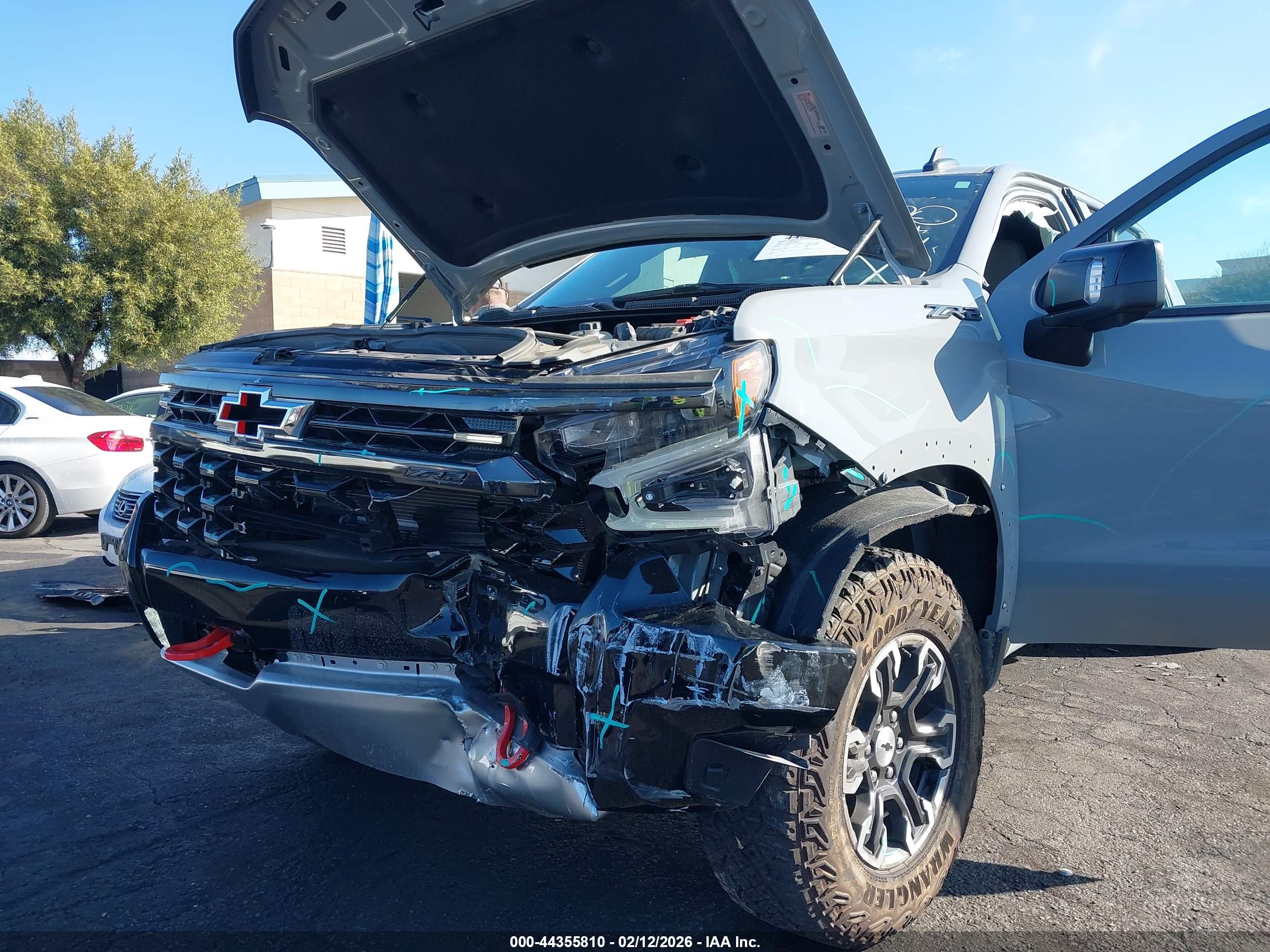 CHEVROLET SILVERADO image 6
