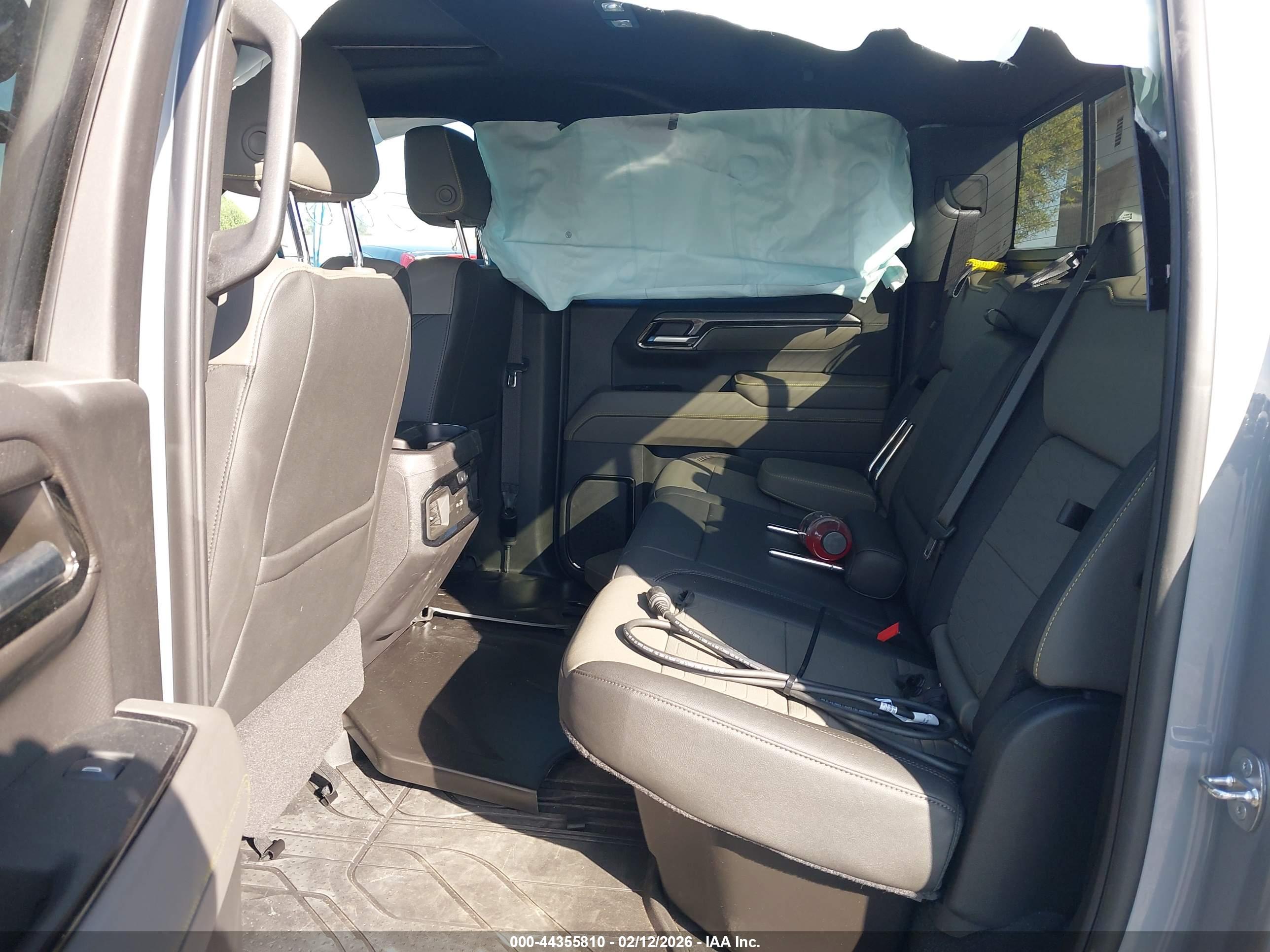 CHEVROLET SILVERADO image 8