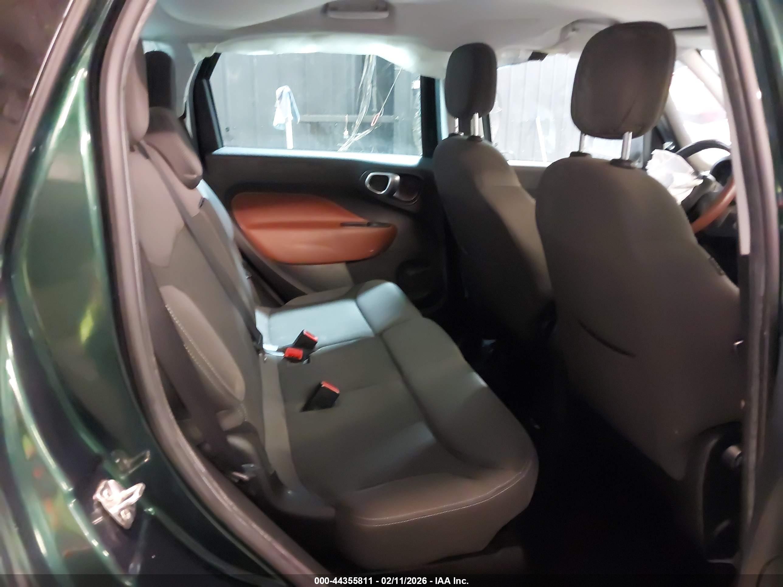 FIAT 500L image 8
