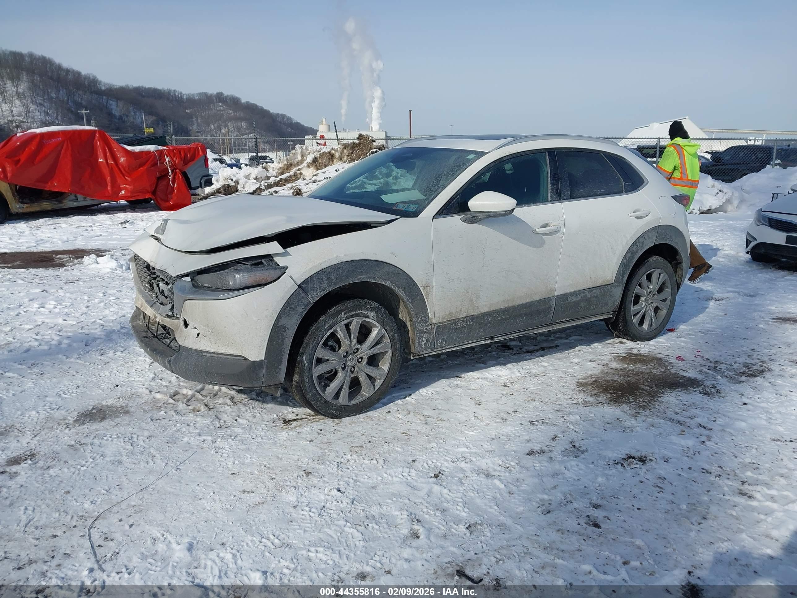 MAZDA CX-30 image 2