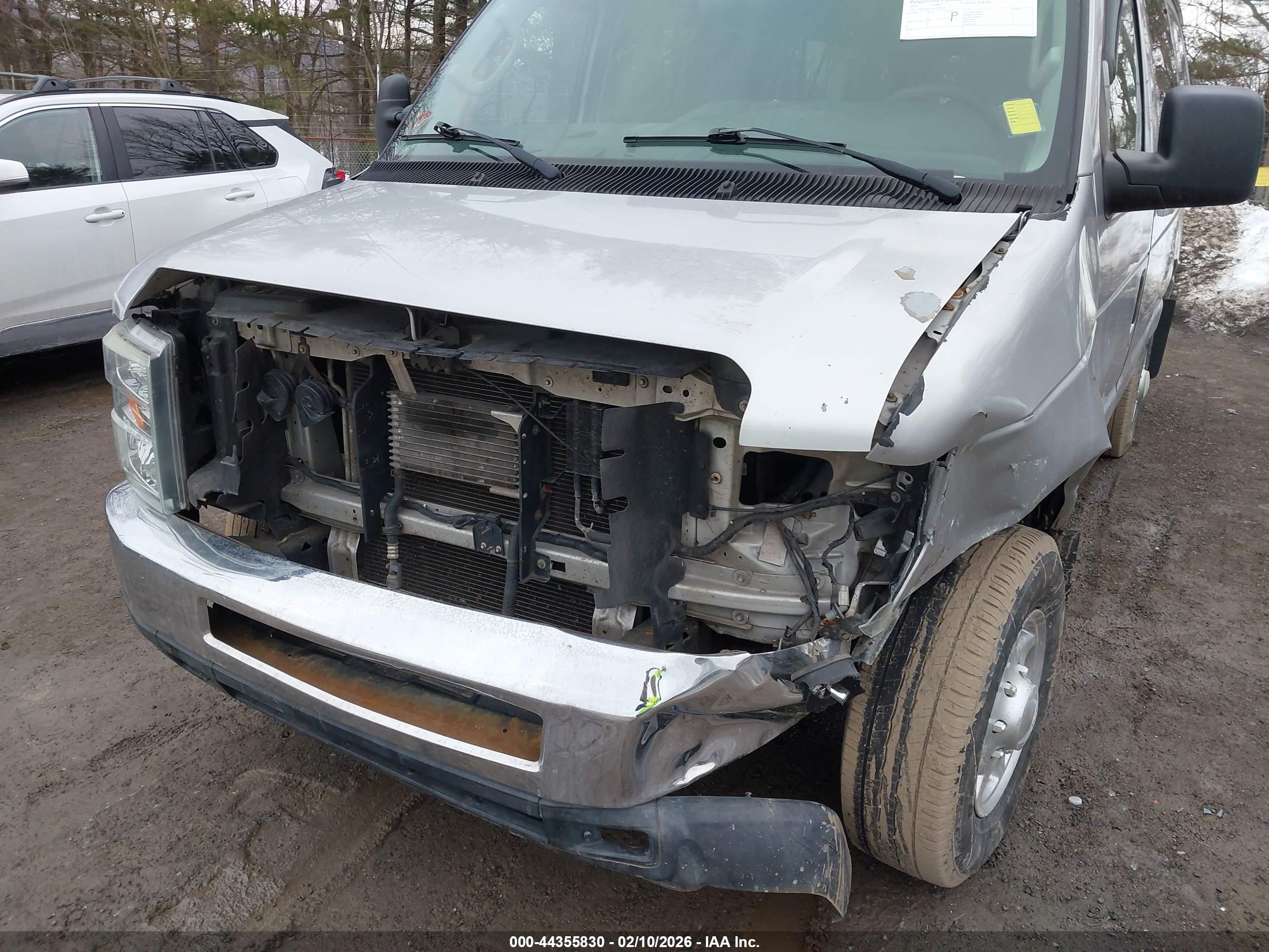 FORD E-350 image 6