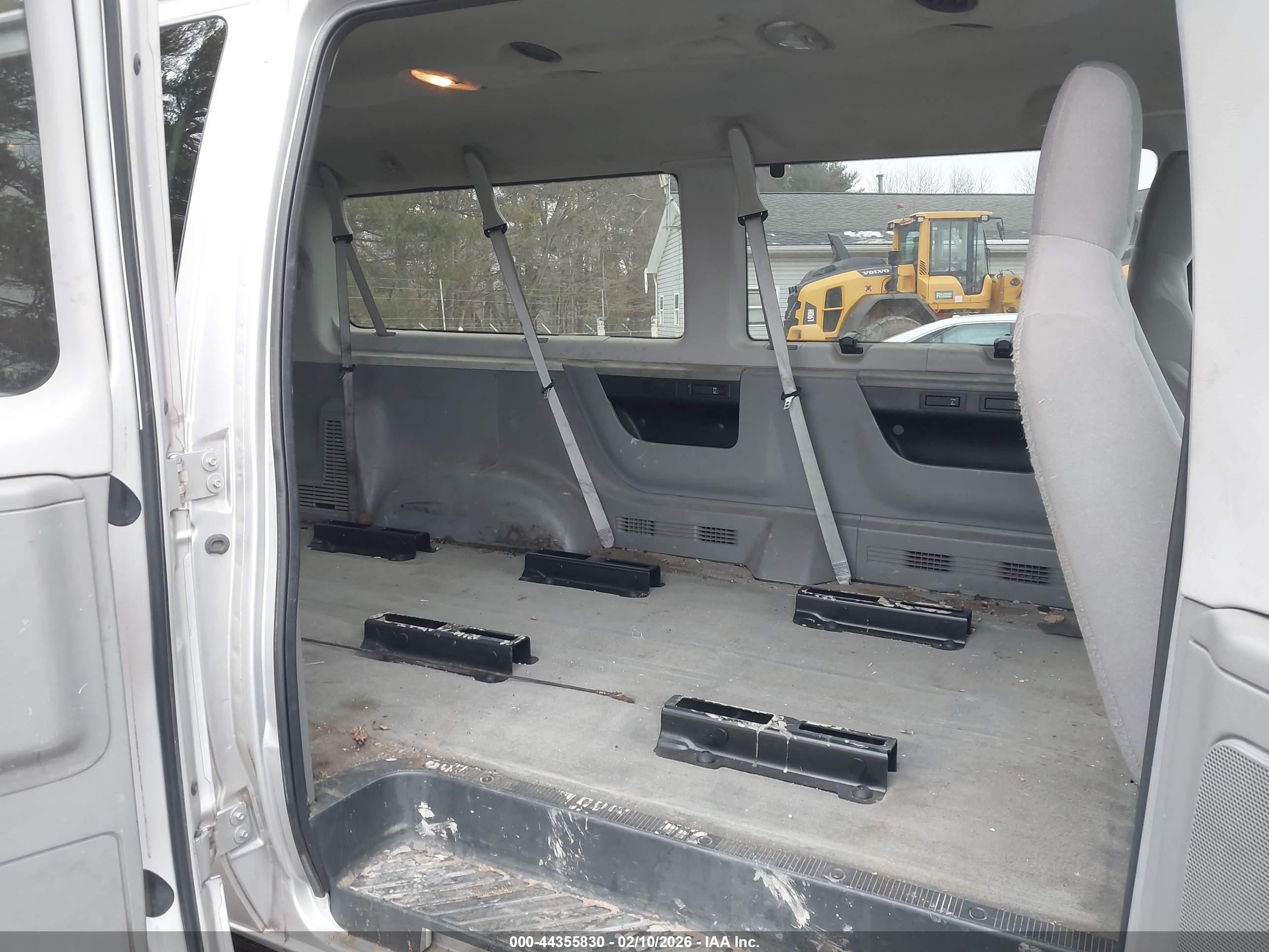 FORD E-350 image 8