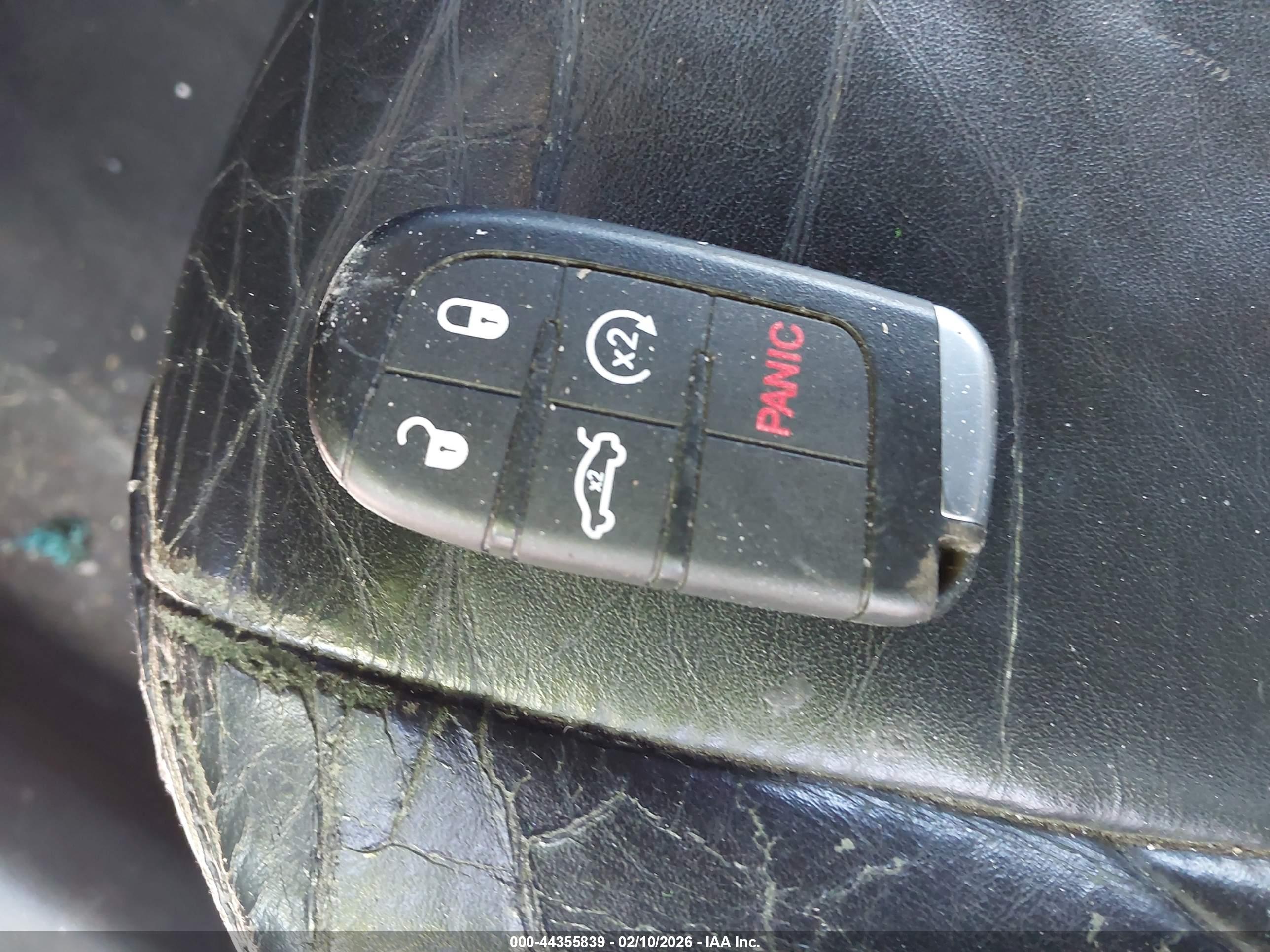 CHRYSLER 300 image 11