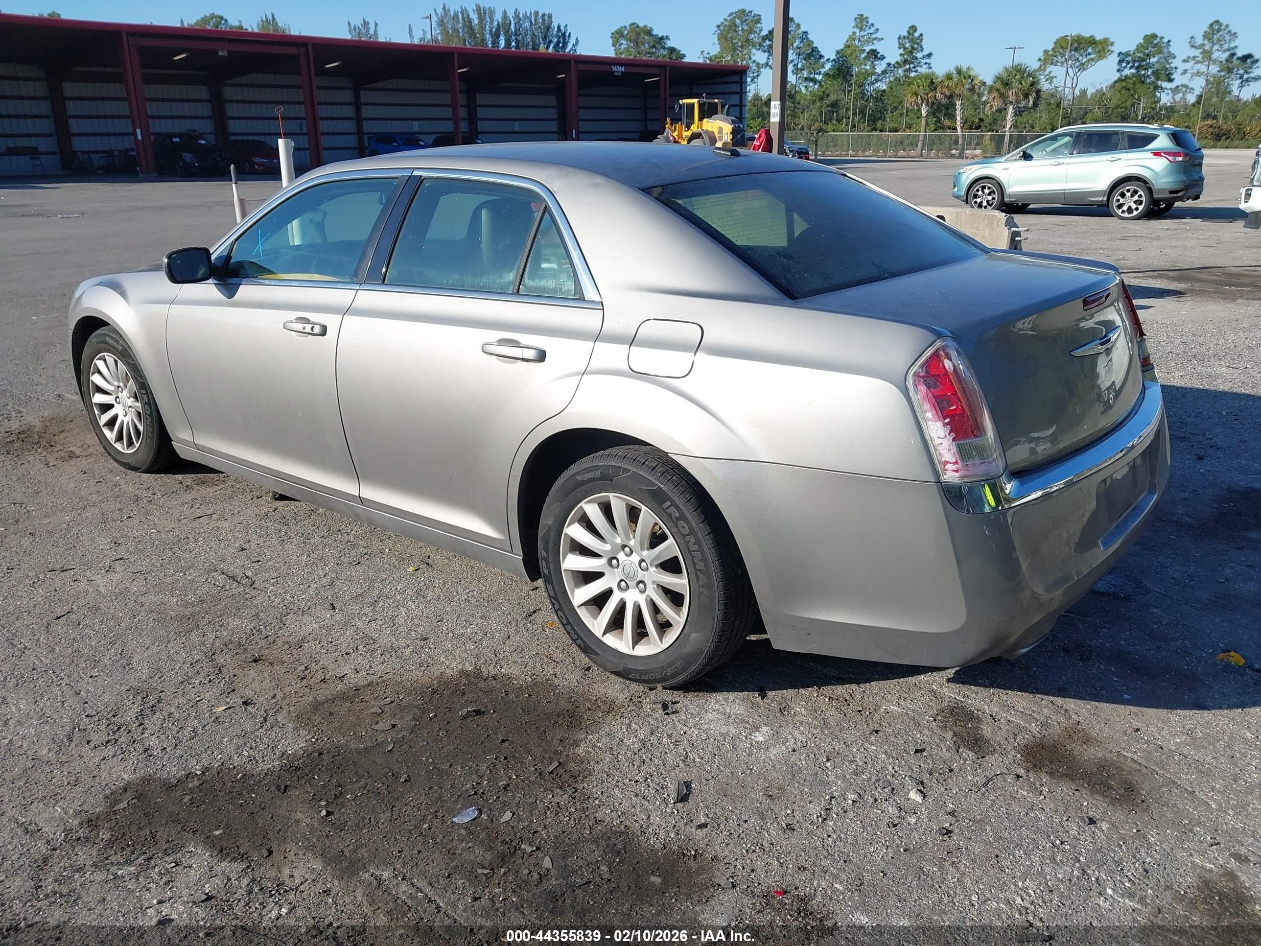 CHRYSLER 300 image 3