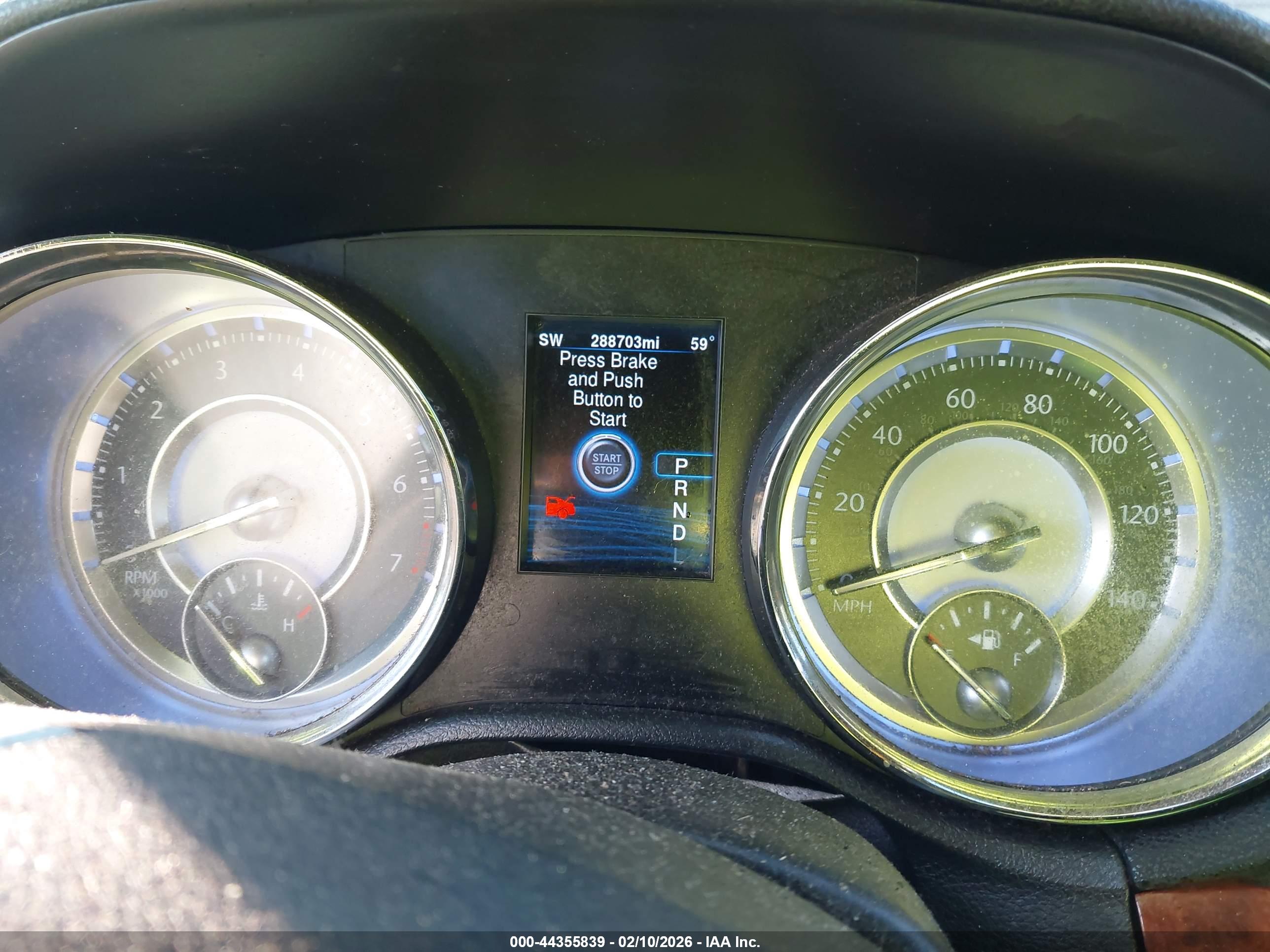 CHRYSLER 300 image 7