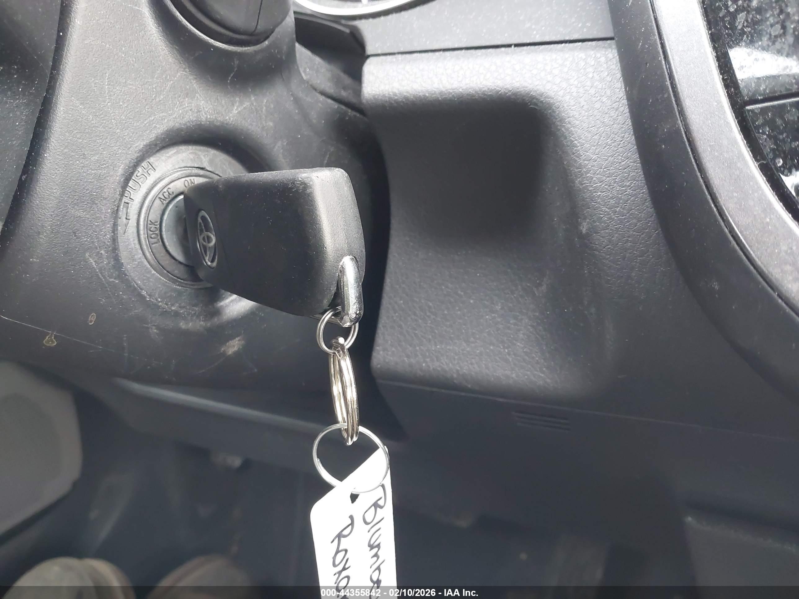 TOYOTA CAMRY image 11