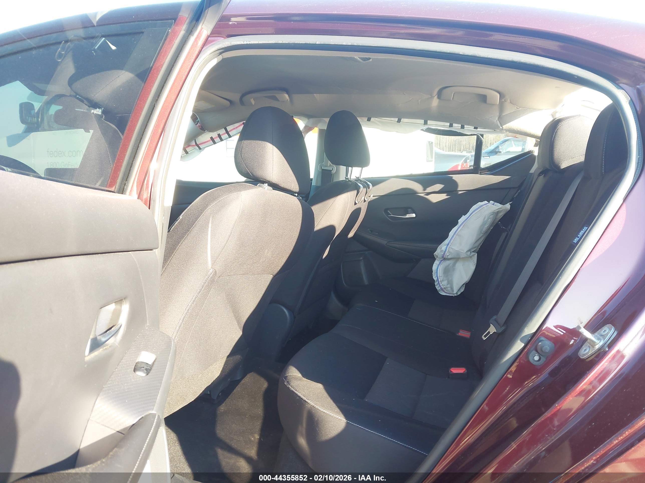 NISSAN SENTRA image 8