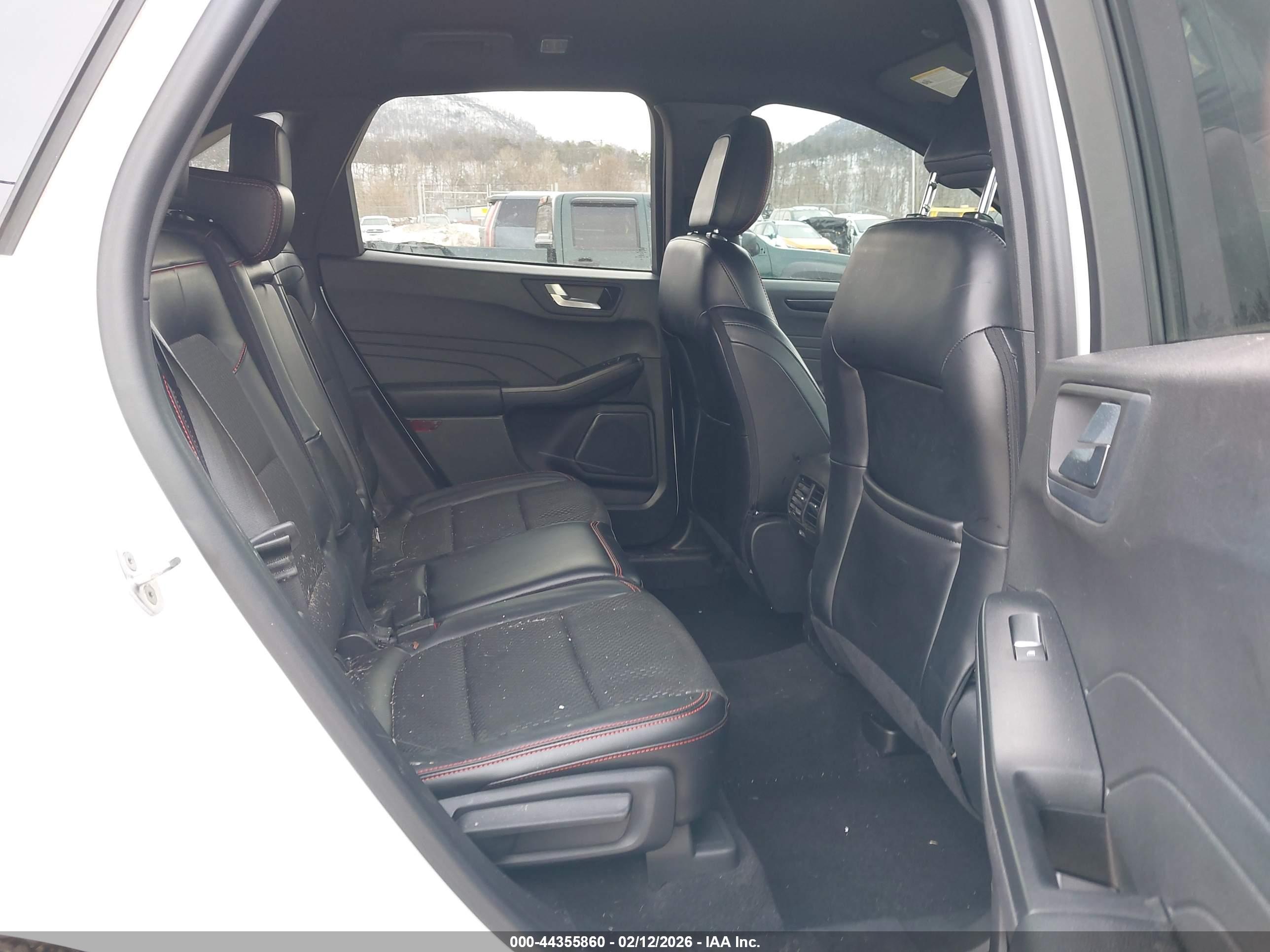 FORD ESCAPE image 8