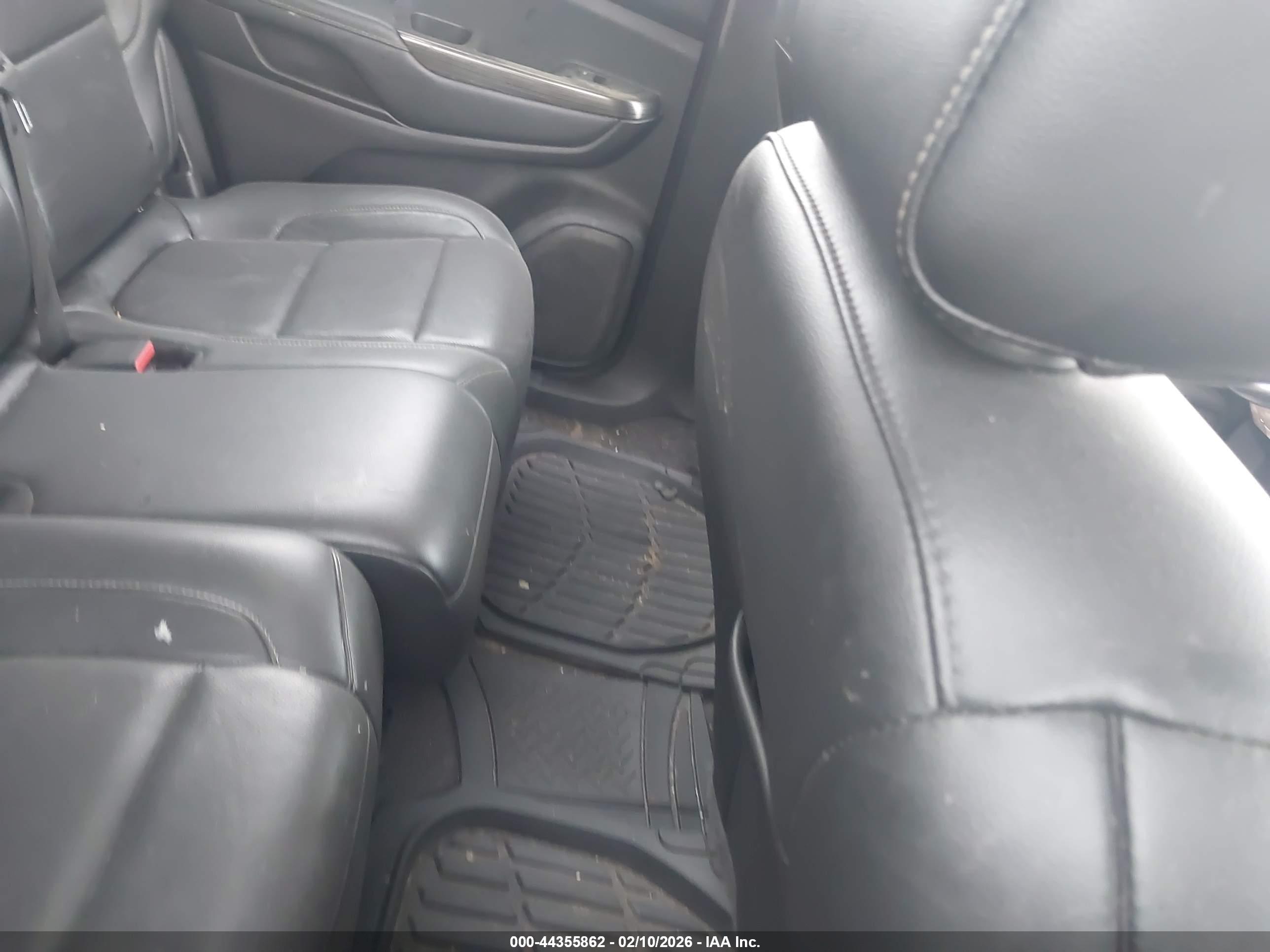 GMC ACADIA image 8