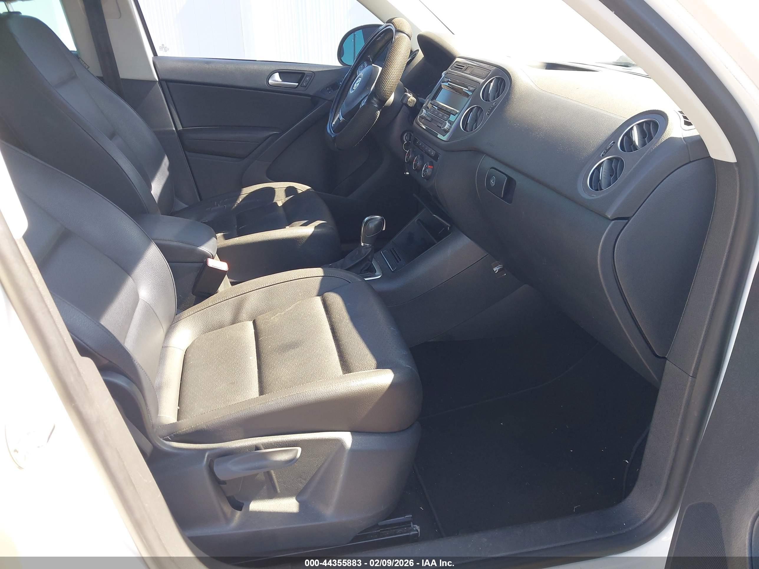 VOLKSWAGEN TIGUAN image 5
