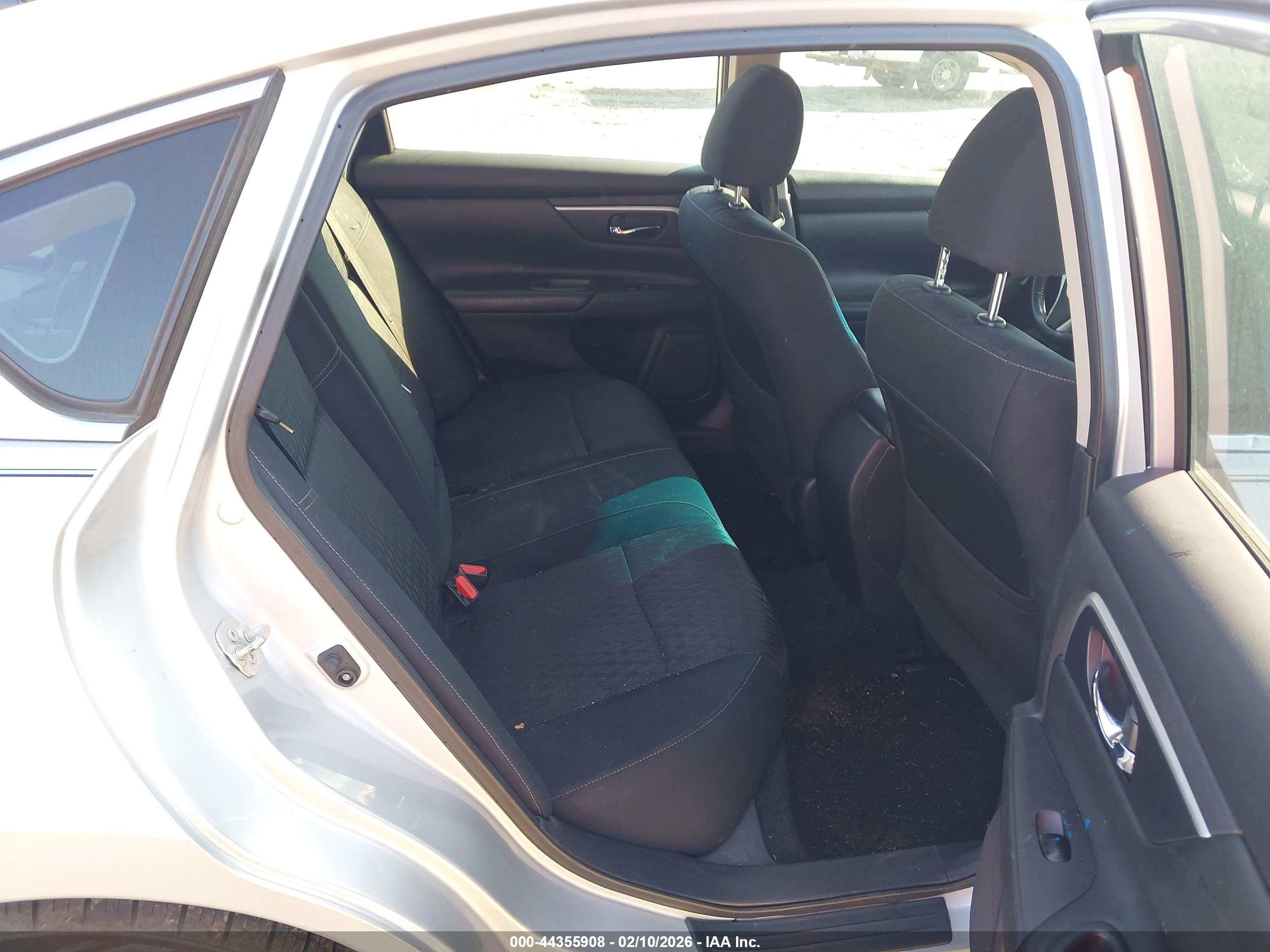NISSAN ALTIMA image 8